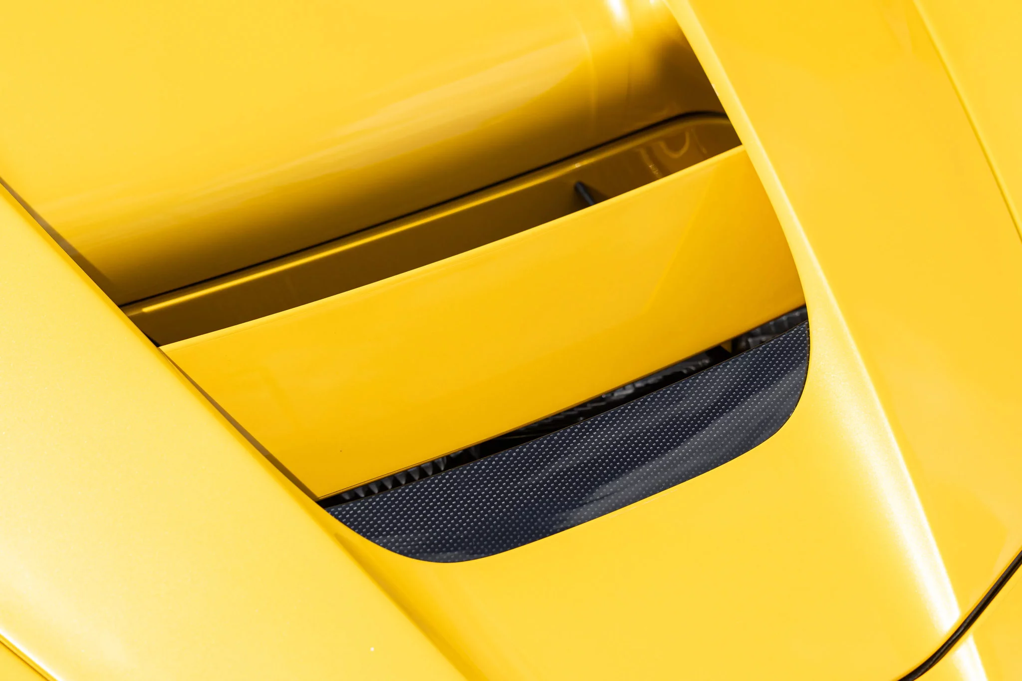 Giallo Triplo Strato Ferrari LaFerrari