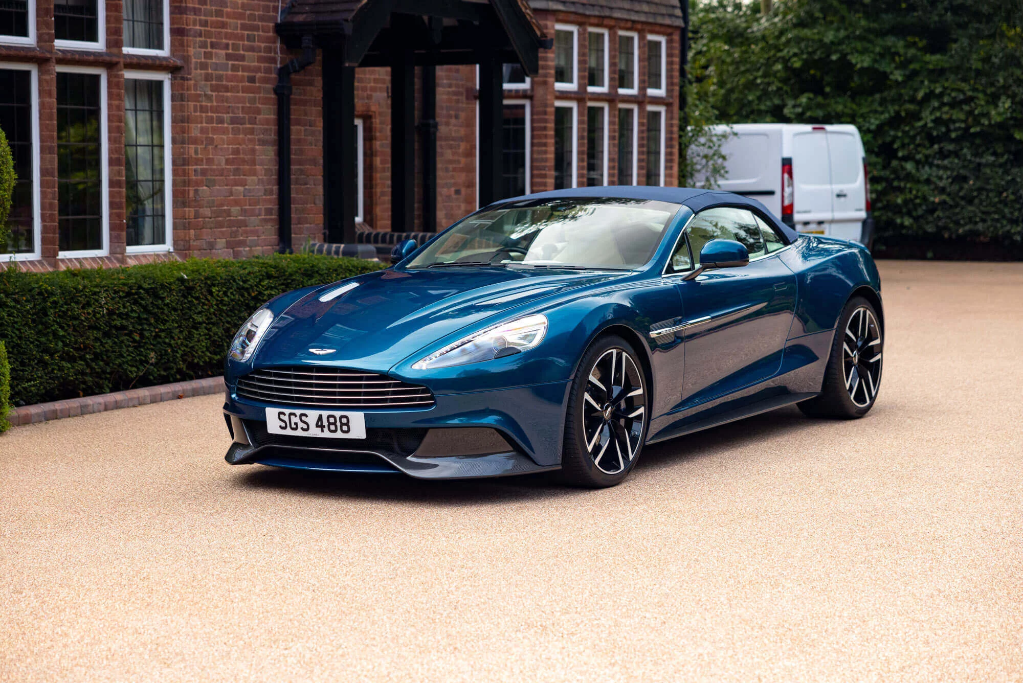 Ocellus Teal Aston Martin Vanquish