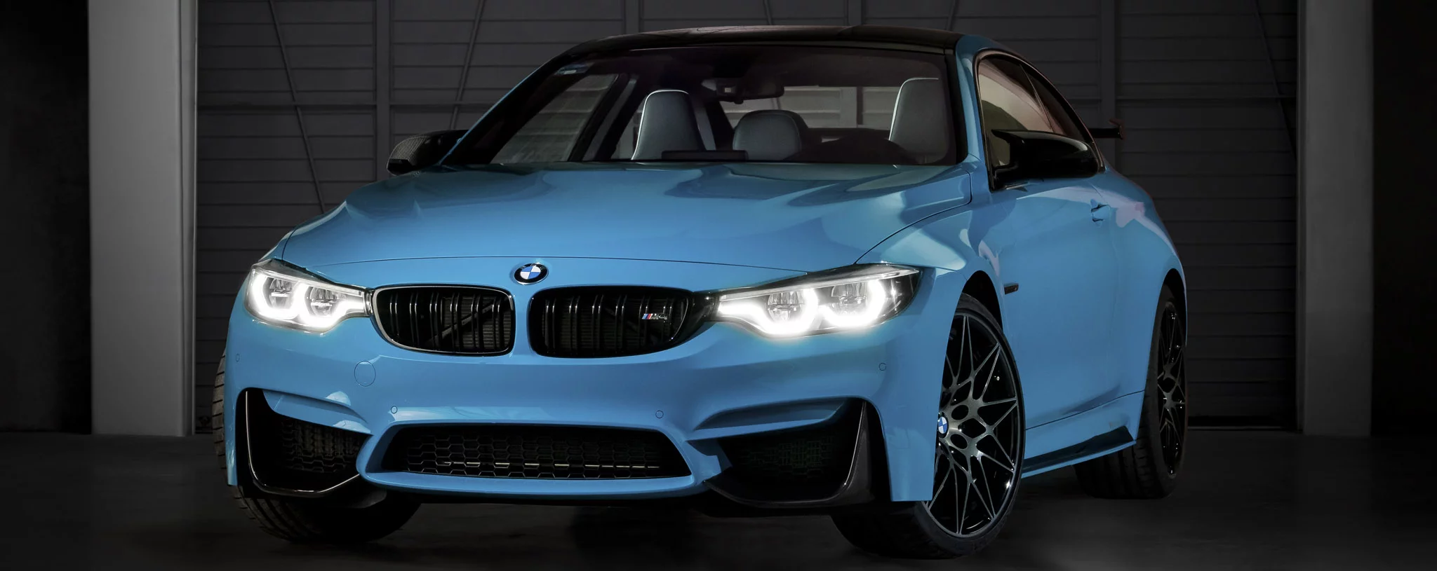 Miami Blue BMW M4