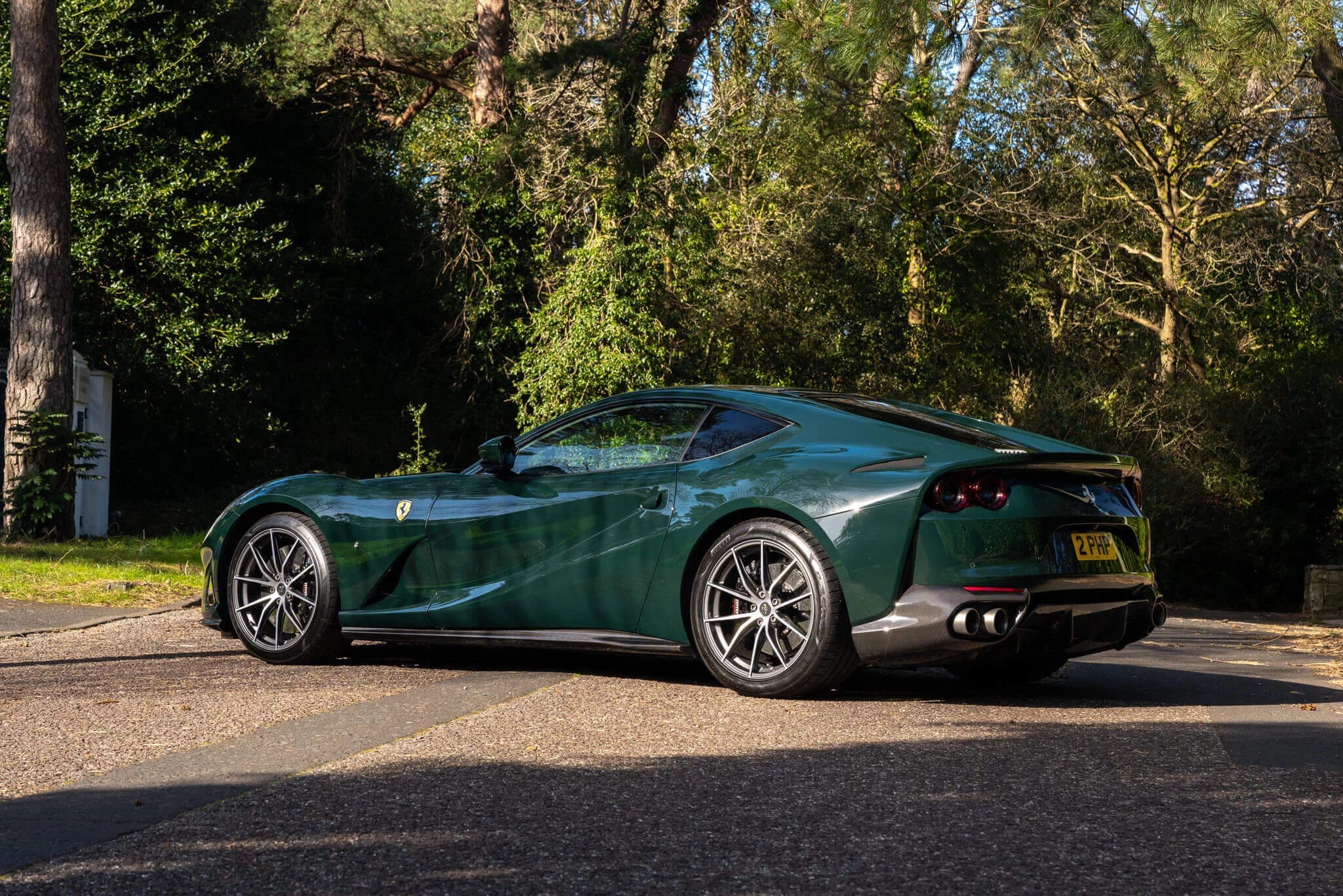 Verde British Racing Ferrari 812