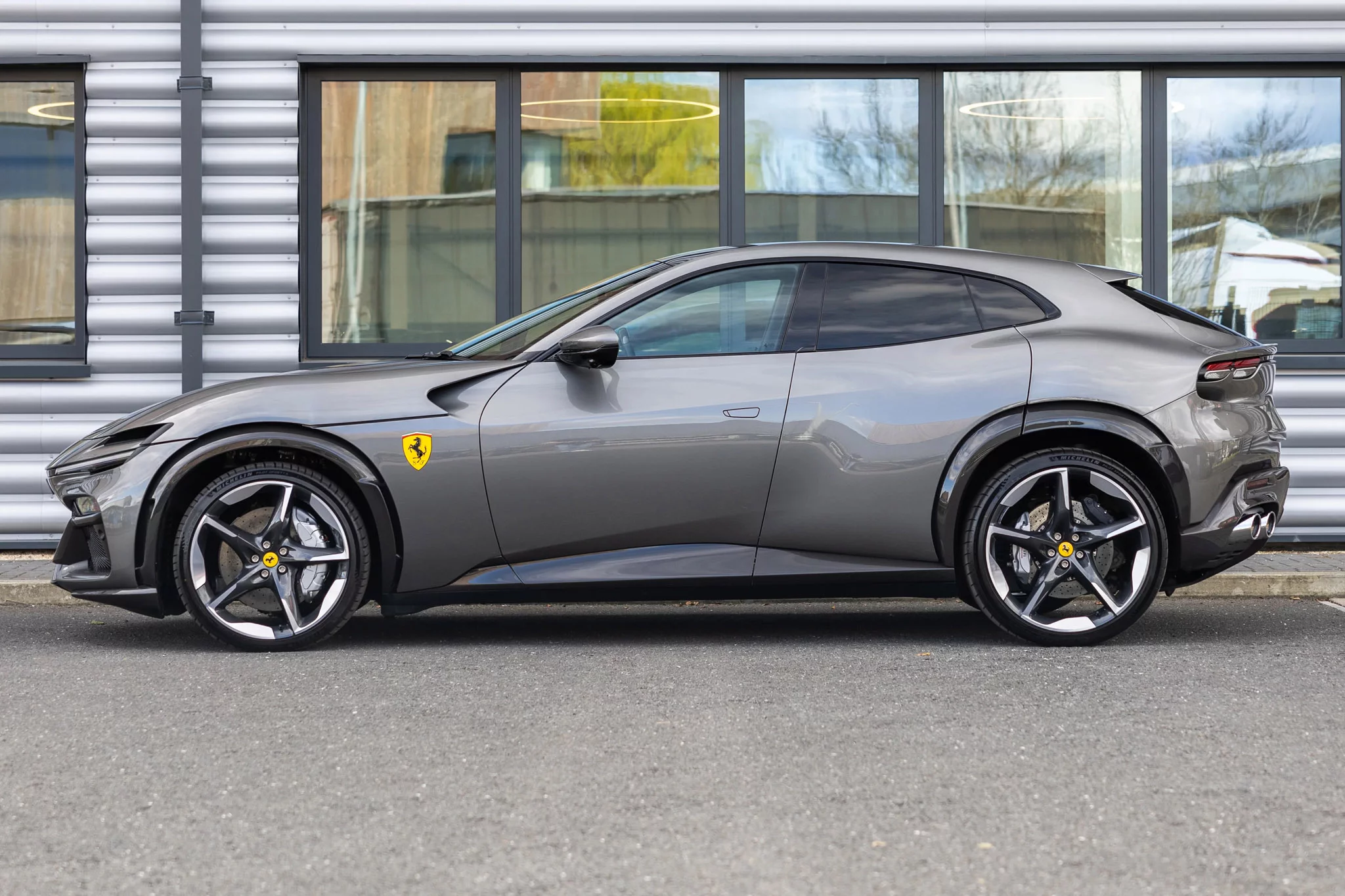 Grigio Ferro Ferrari Purosangue