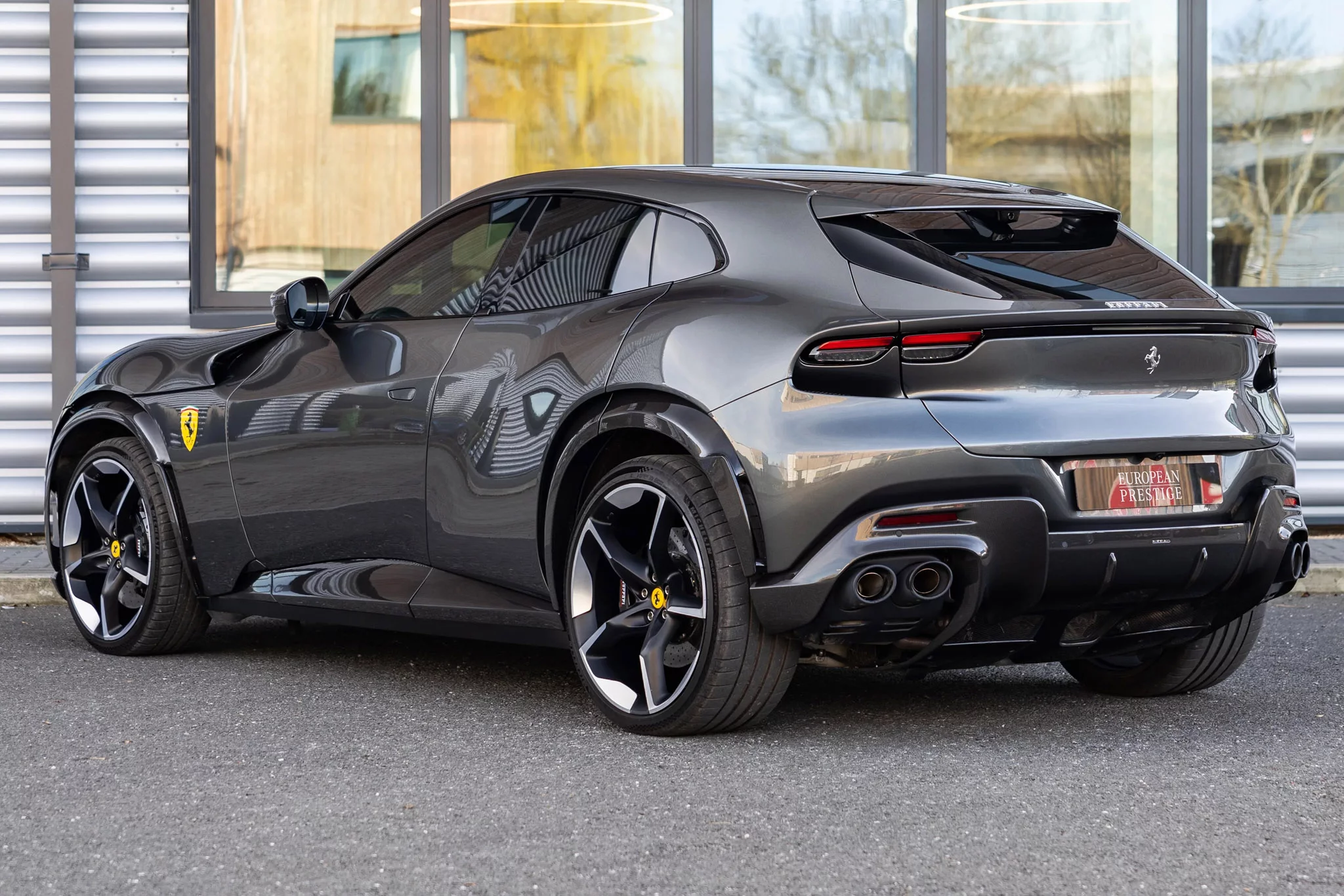 Grigio Silverstone Ferrari Purosangue