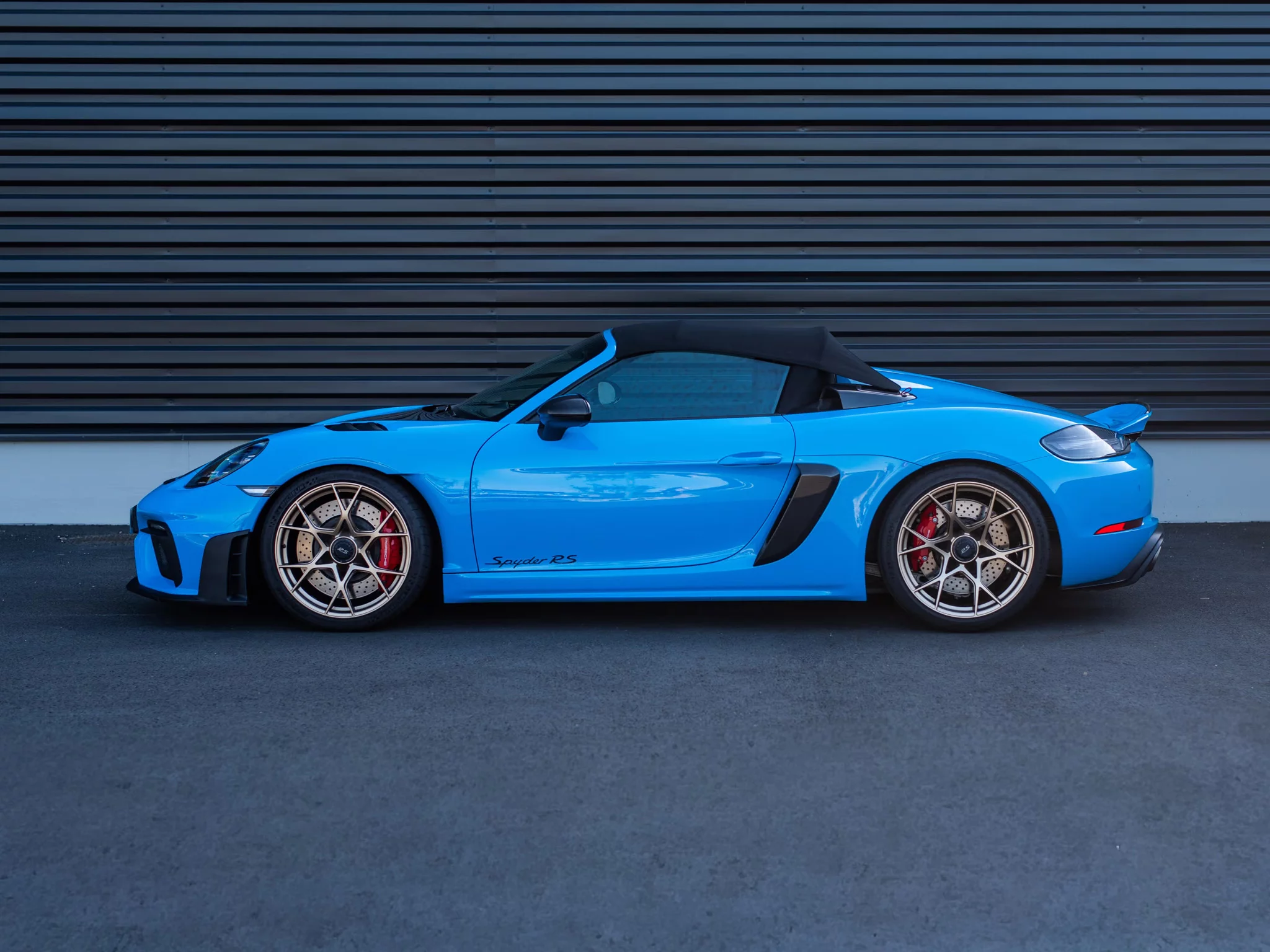 Riviera Blue Porsche 718 Spyder RS
