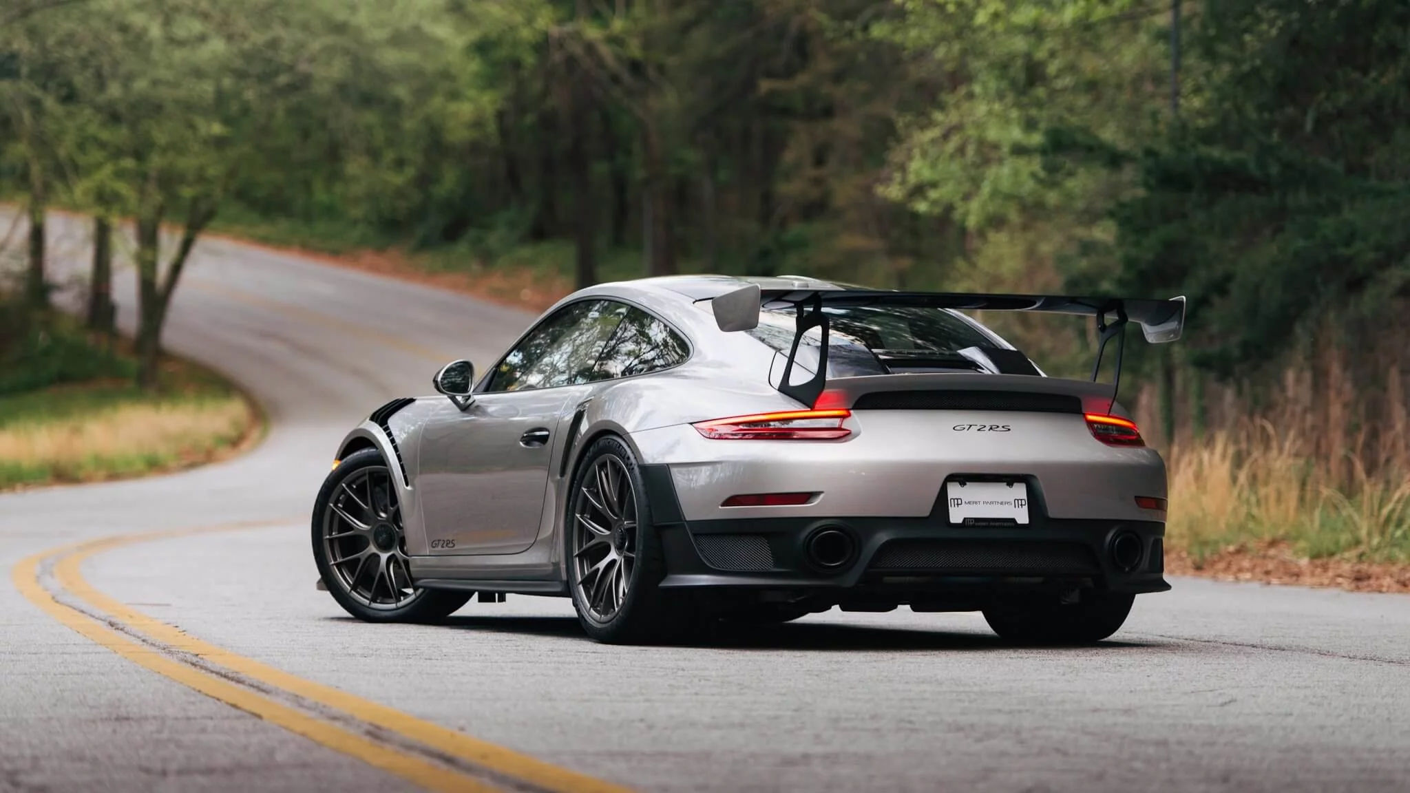 GT Silver Metallic Porsche 911 GT2 RS