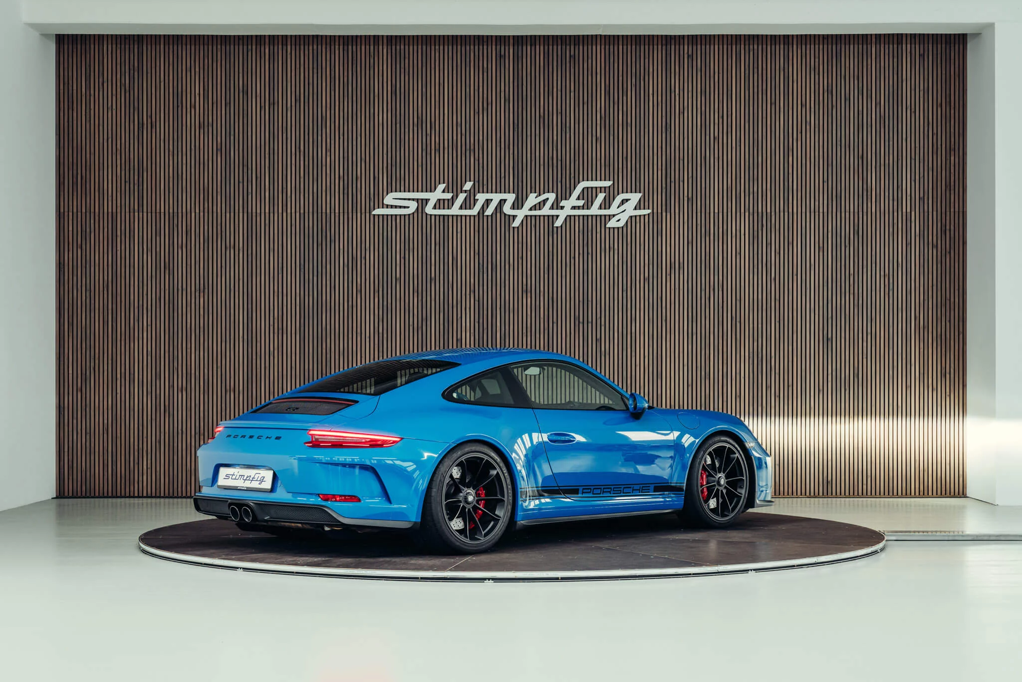 Turqoise Blue Porsche 911 GT3