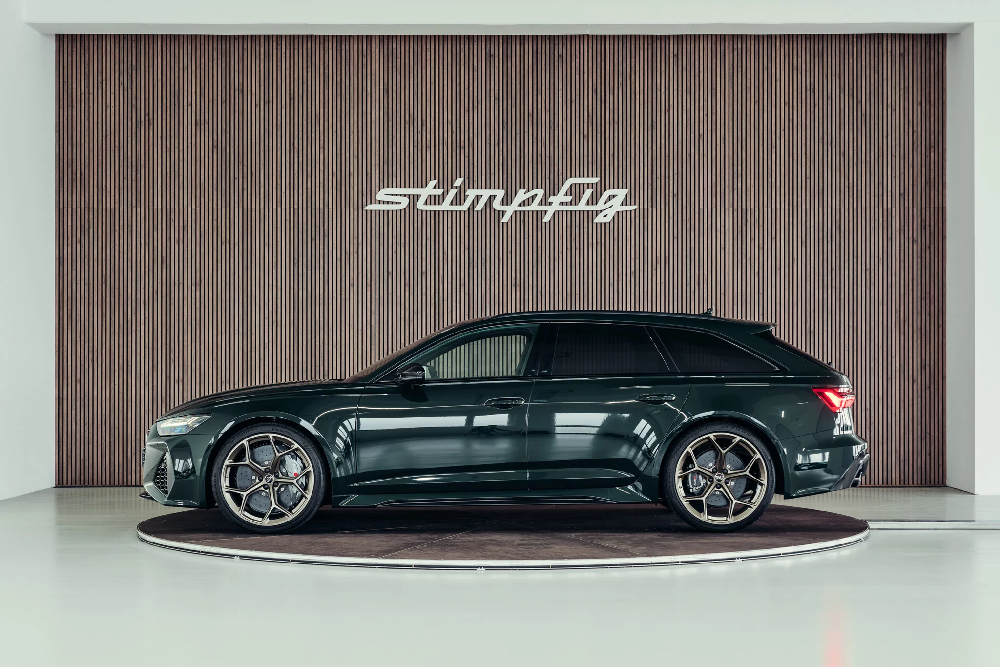 British Racing Green Audi RS6 Avant