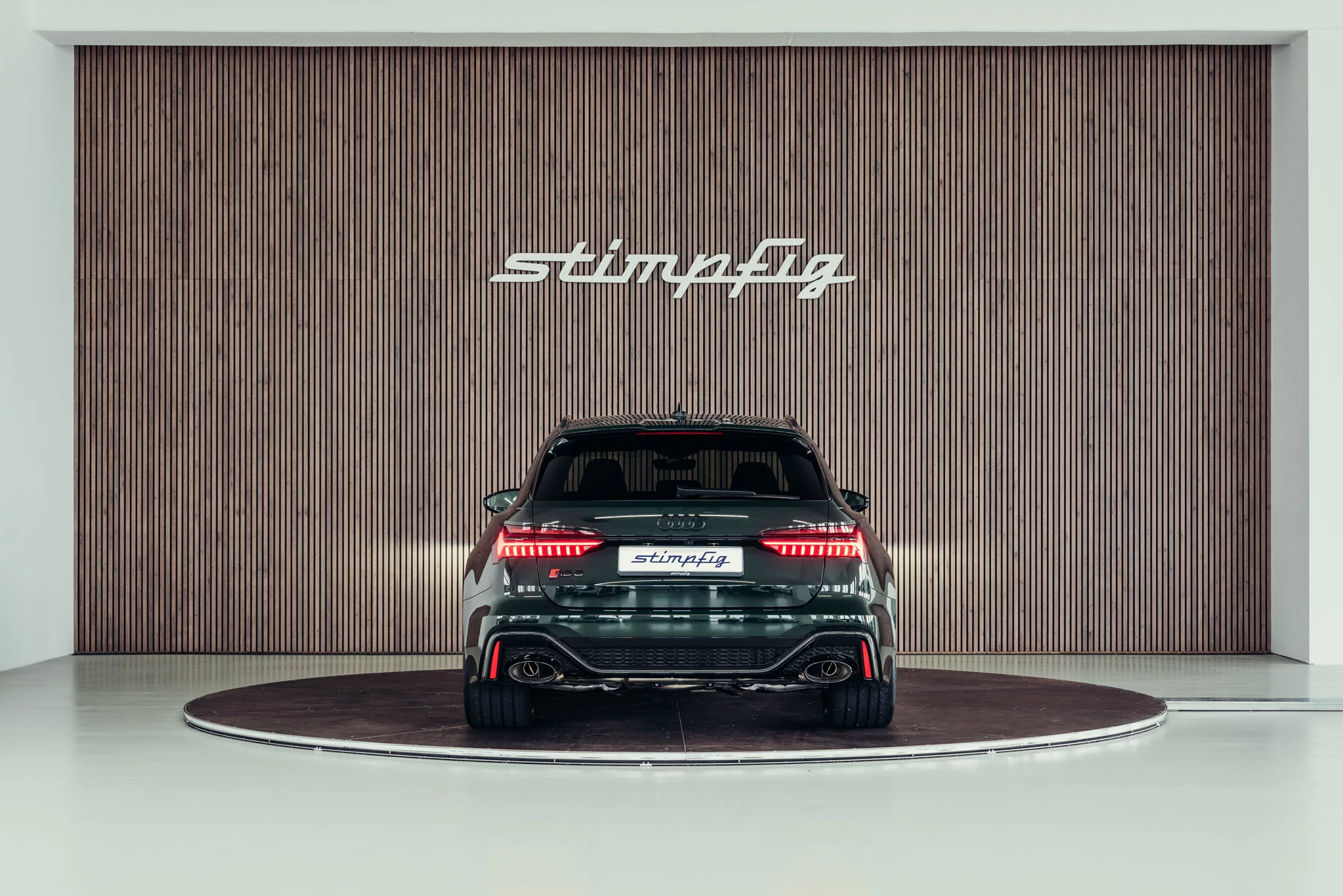 British Racing Green Audi RS6 Avant