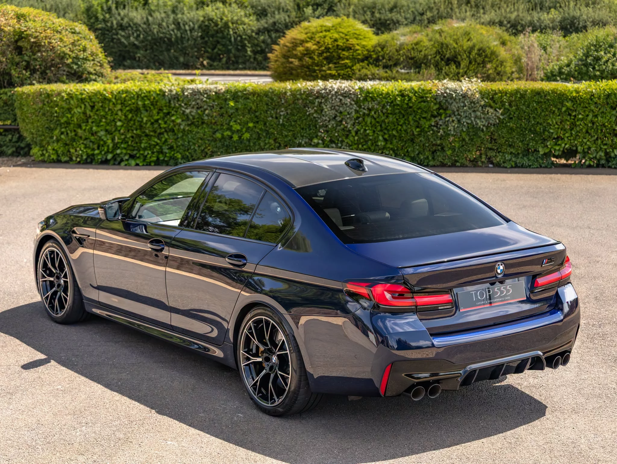 Tanzanite Blue II BMW M5