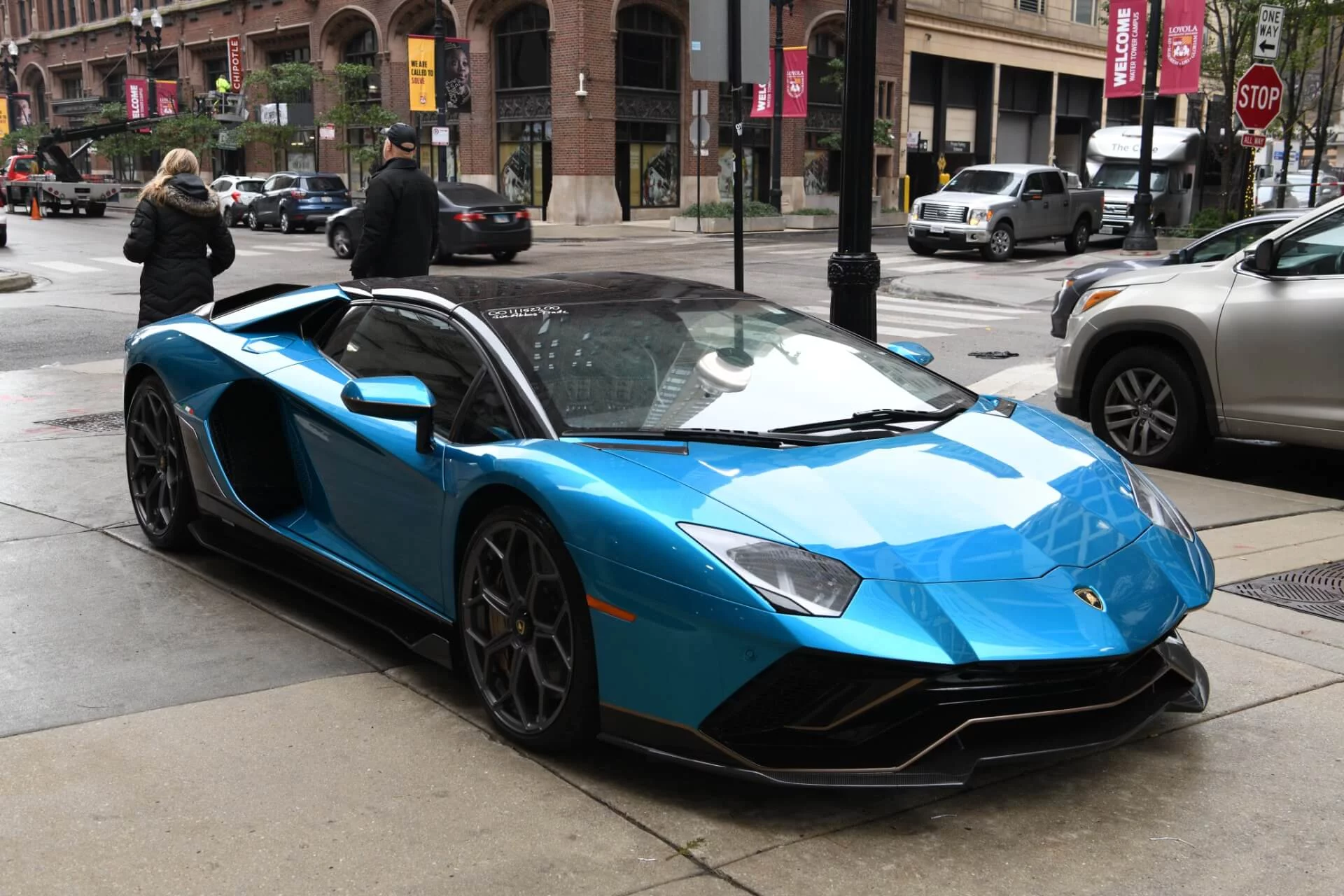 Blu Uranus Lamborghini Aventador
