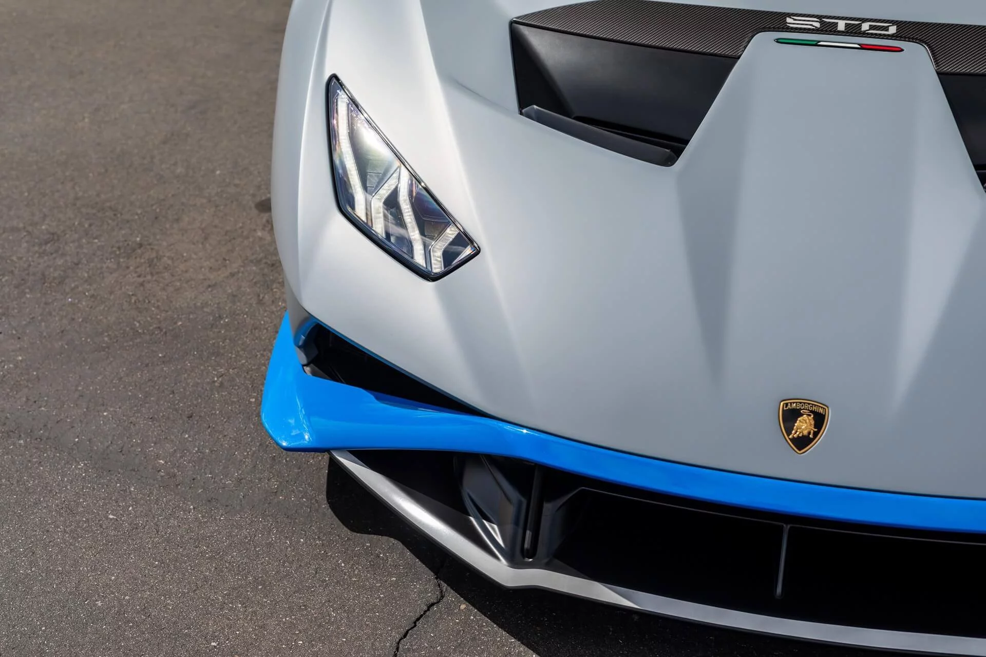 Grigio Acheso Lamborghini Huracán
