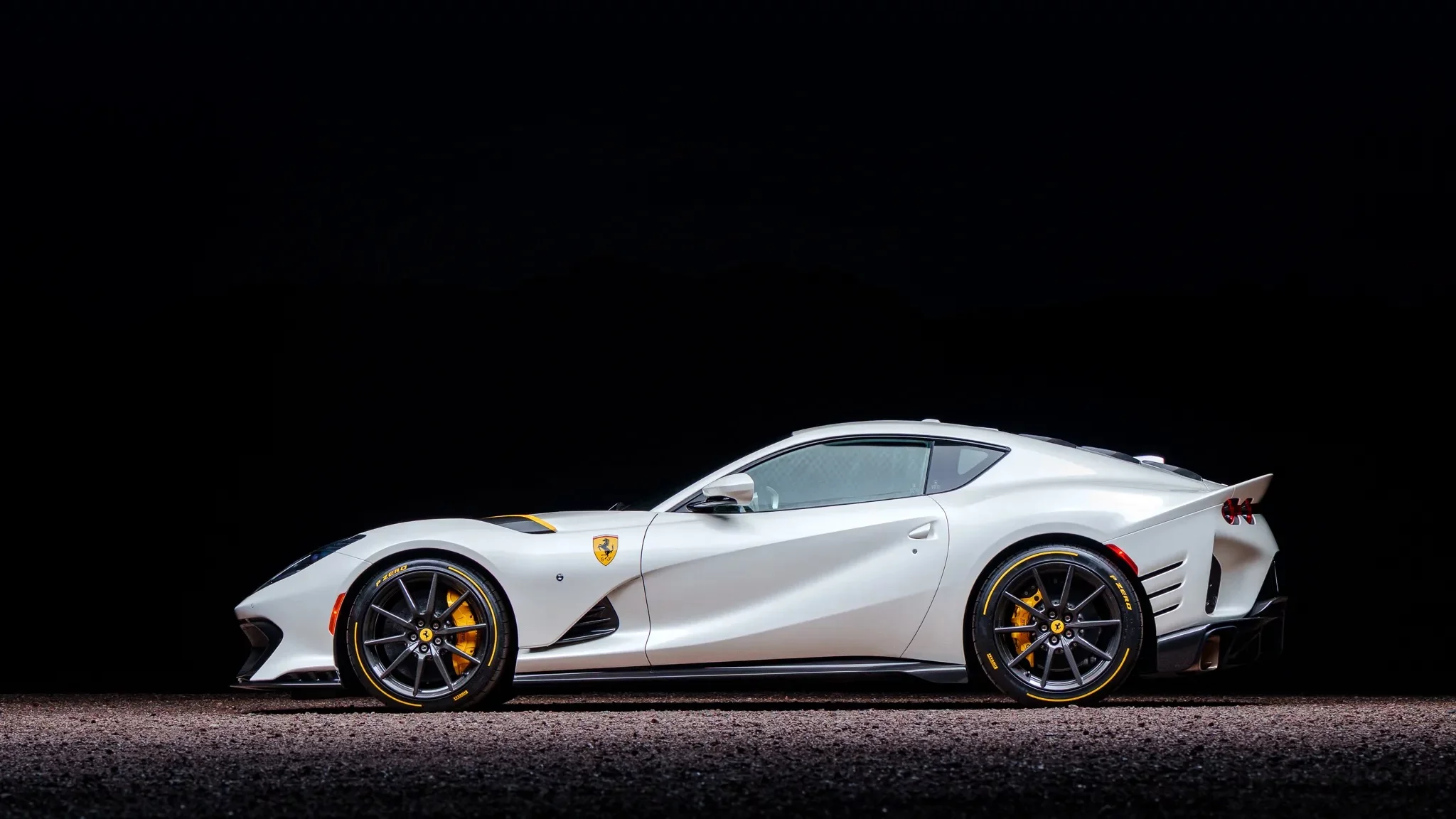 Bianco Italia Ferrari 812