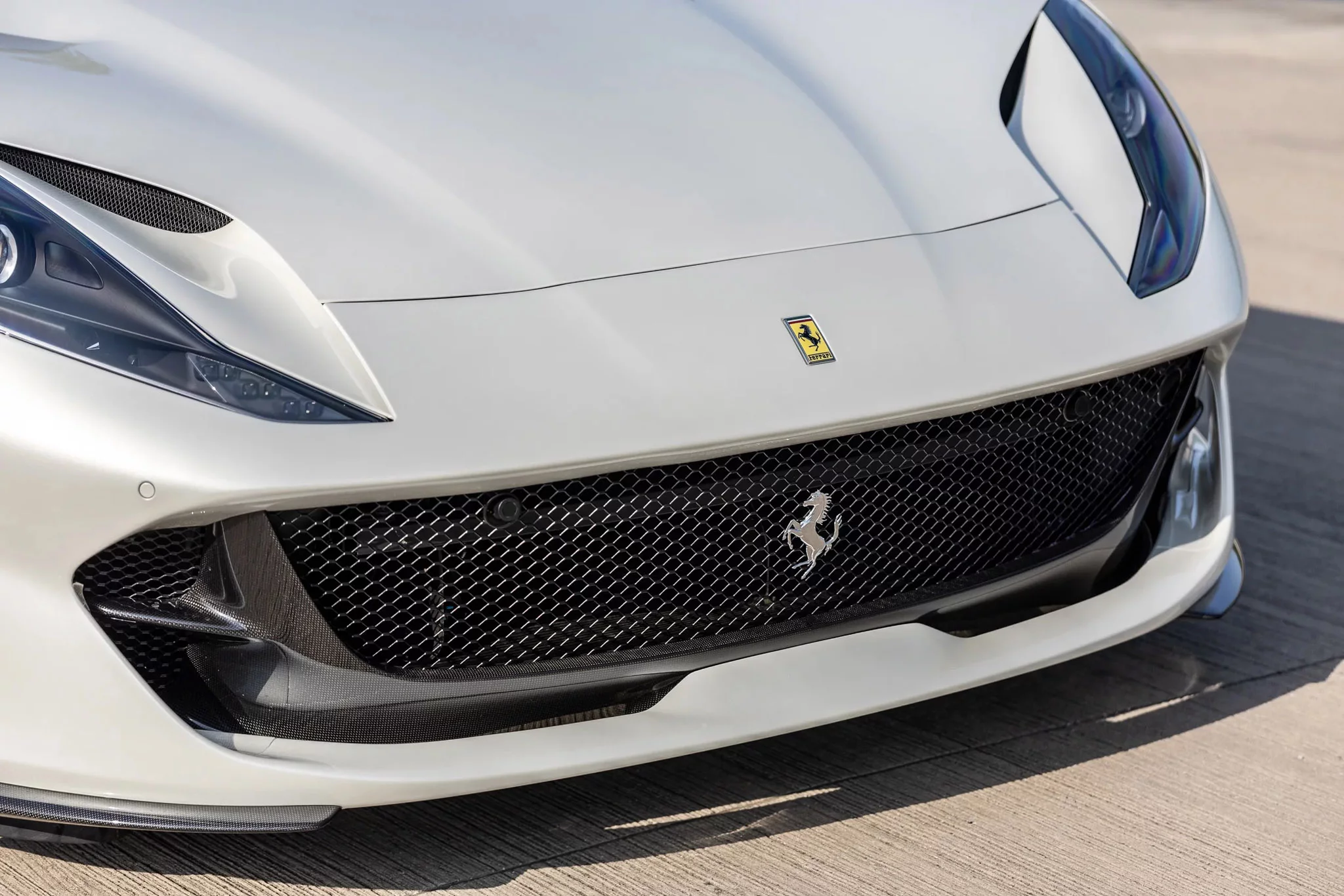 Bianco Italia Ferrari 812