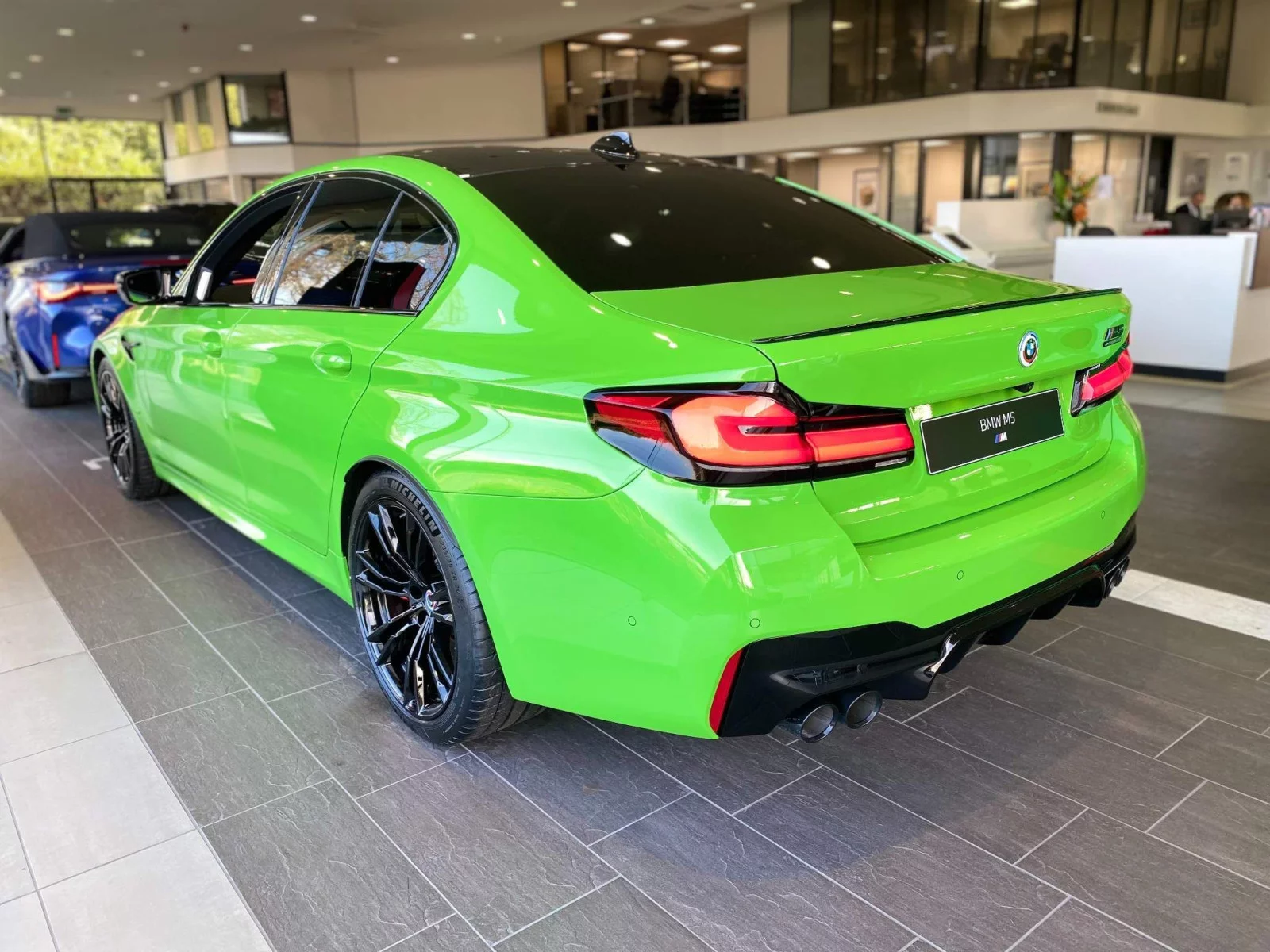 Verde Mantis BMW M5