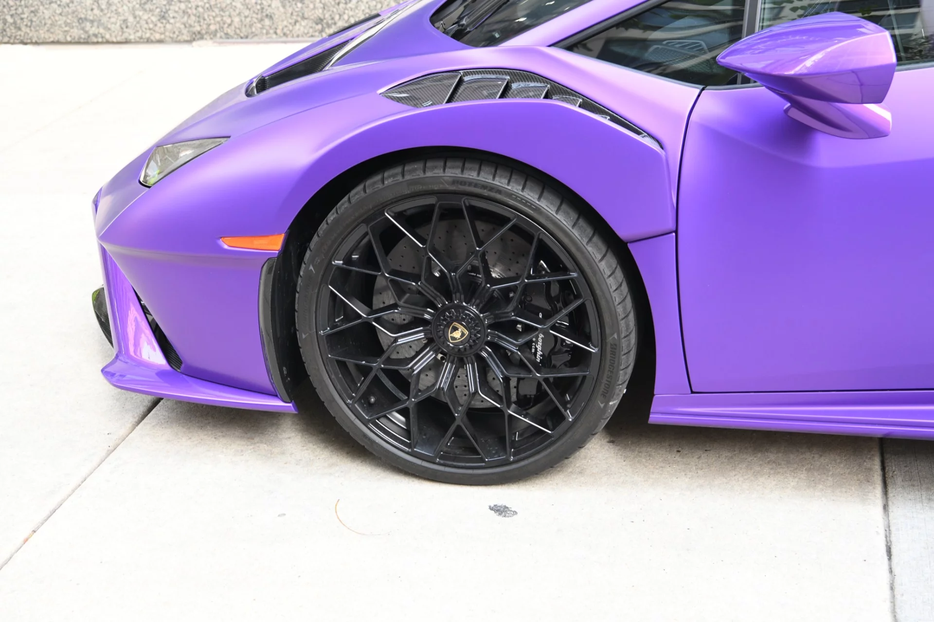 Viola Nebula Lamborghini Huracán