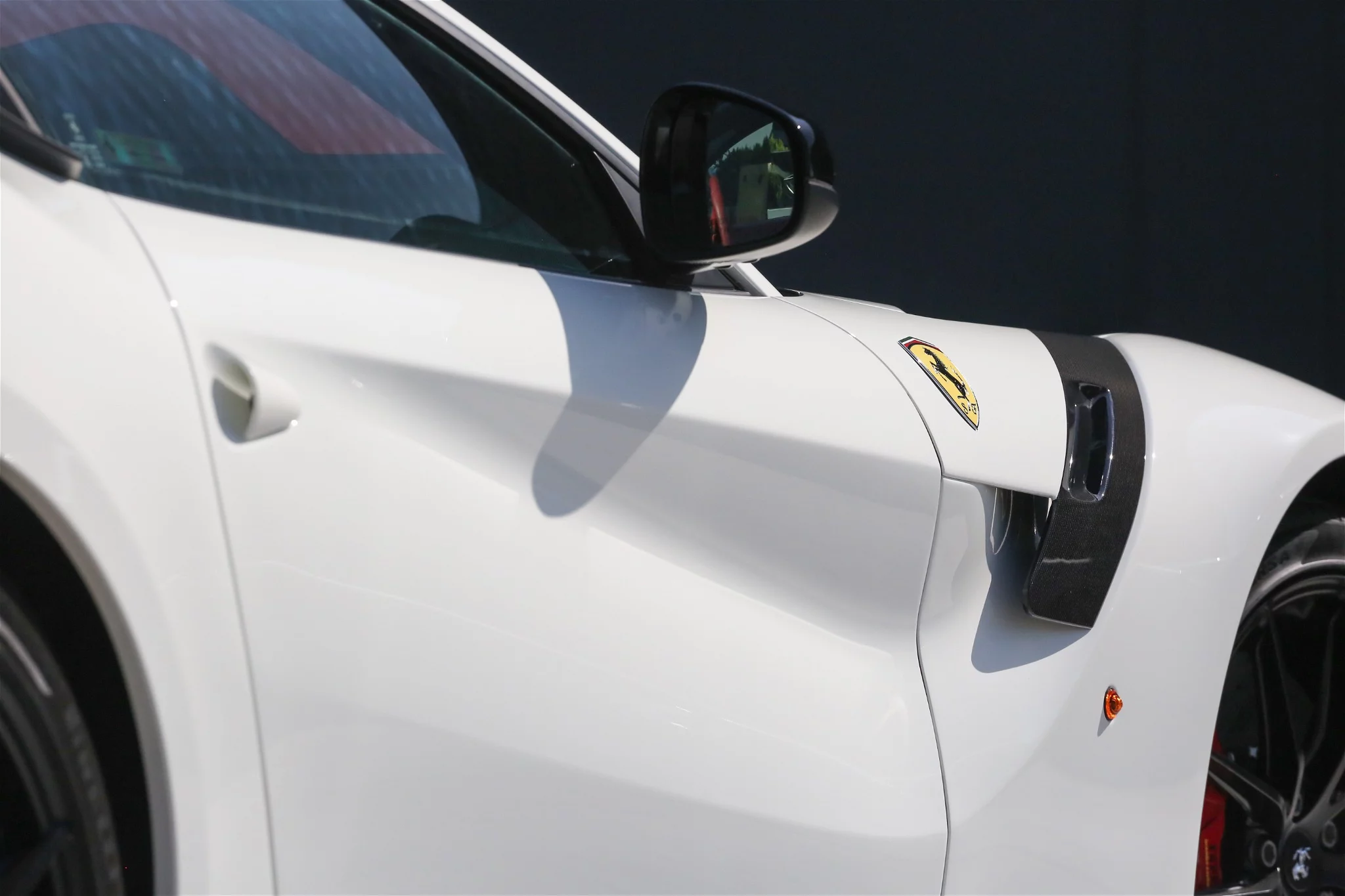 Bianco Avus Ferrari F12