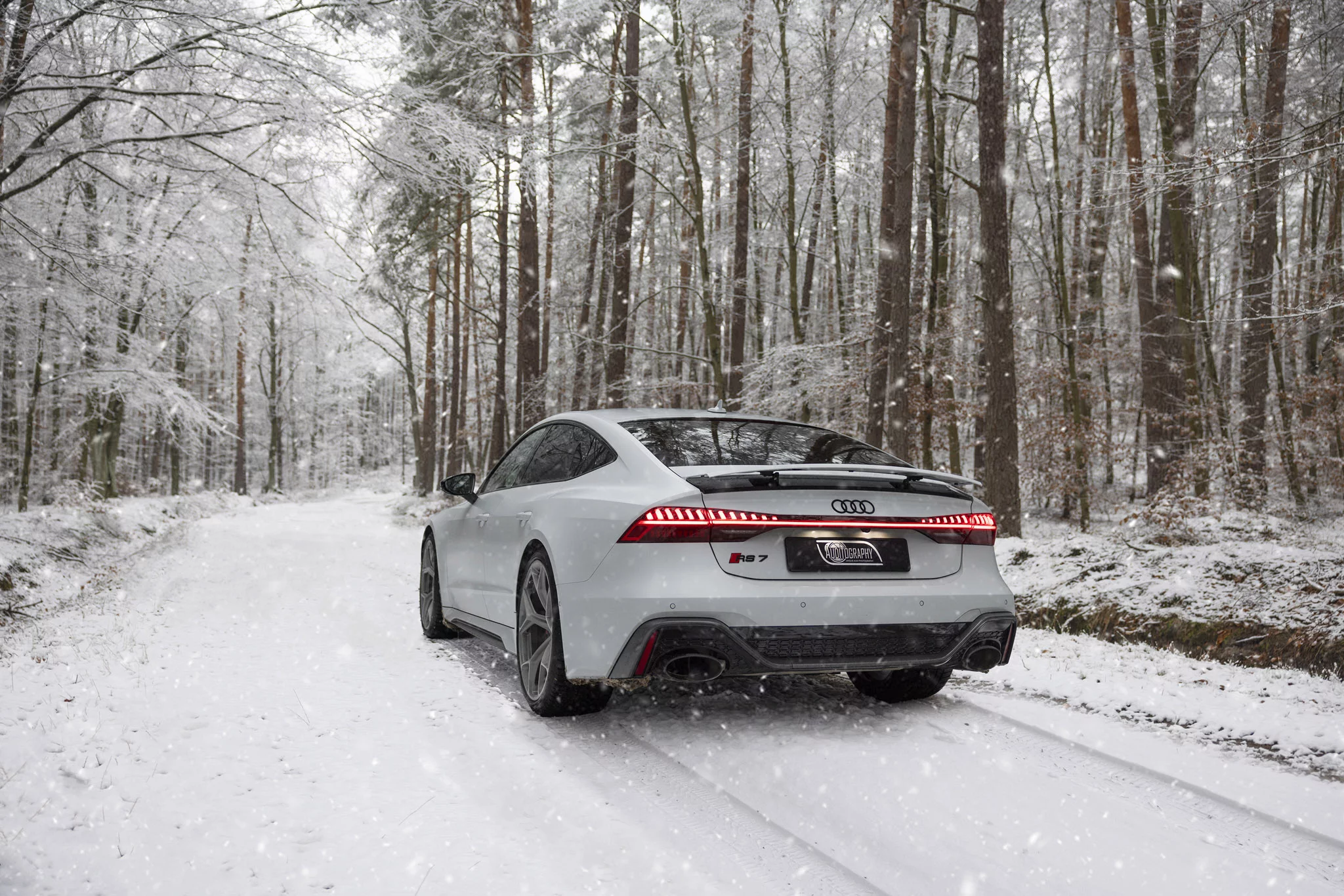 Glacier White Matte Audi RS7 Sportback