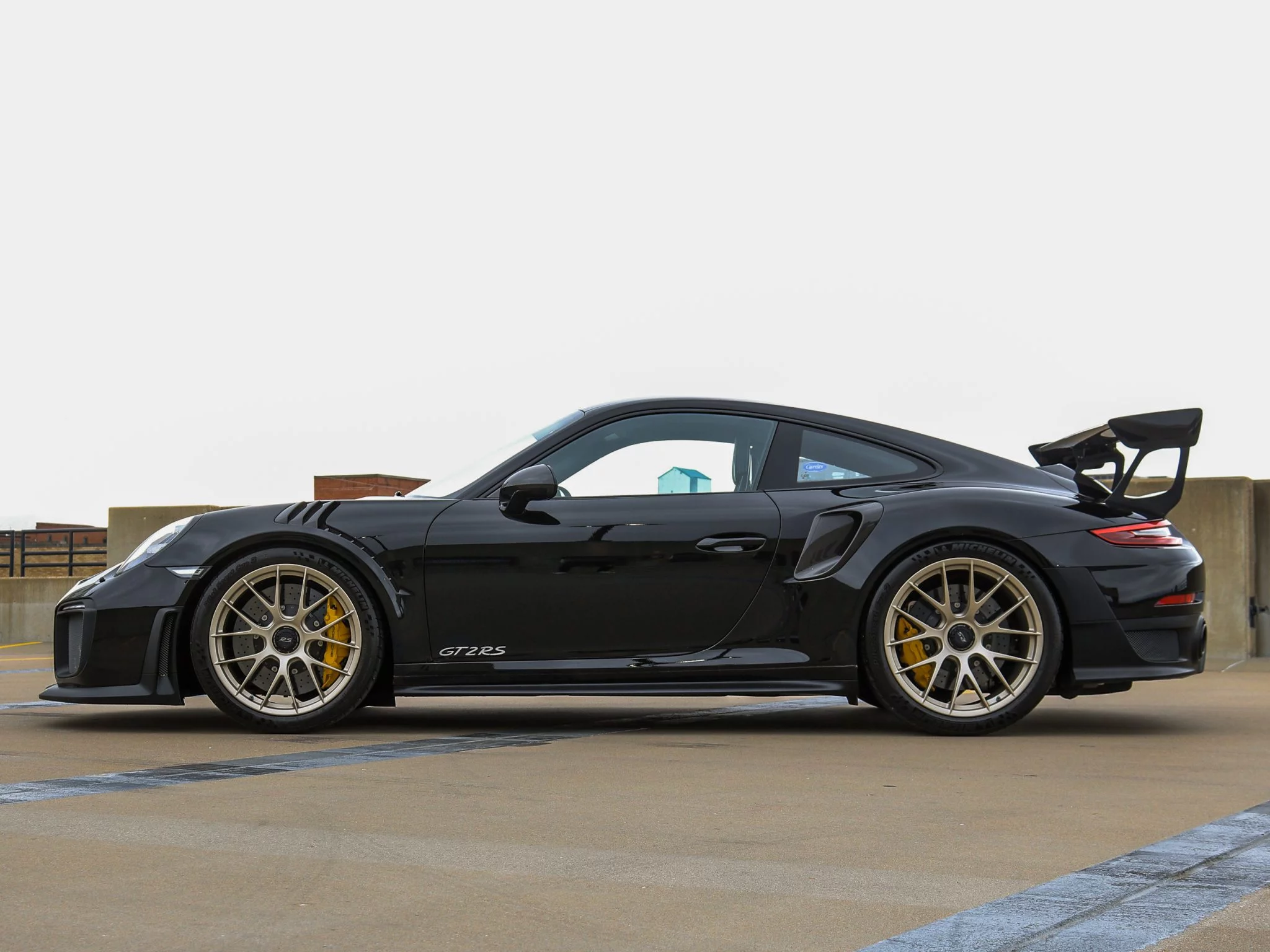 Black Porsche 911 GT2 RS
