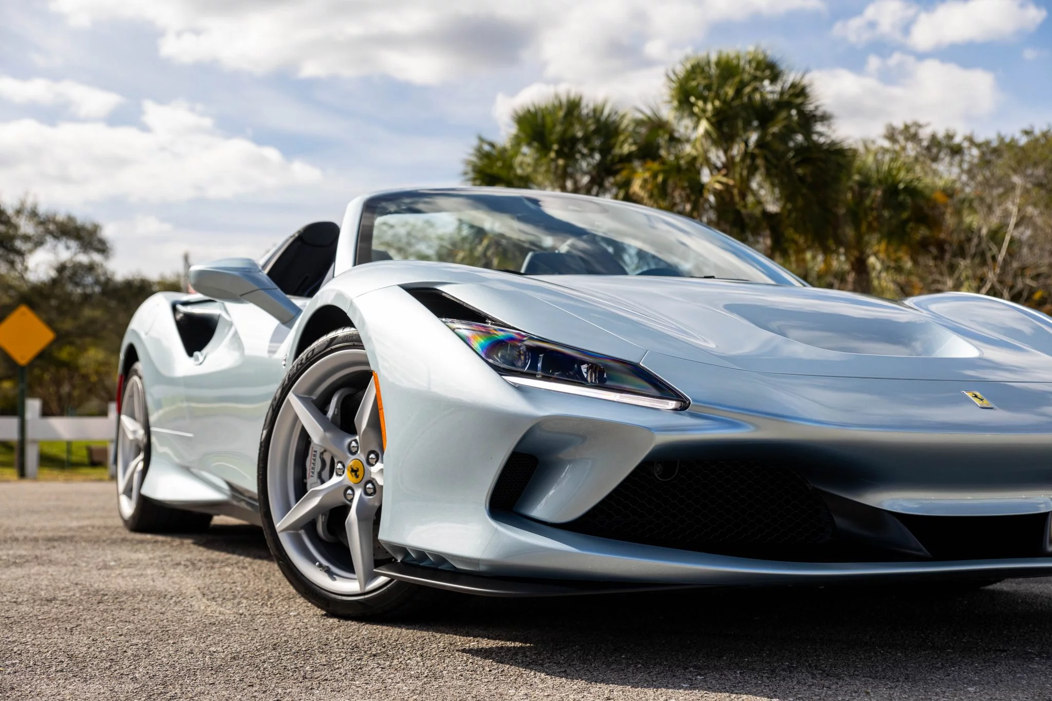 Grigio Alloy Ferrari F8