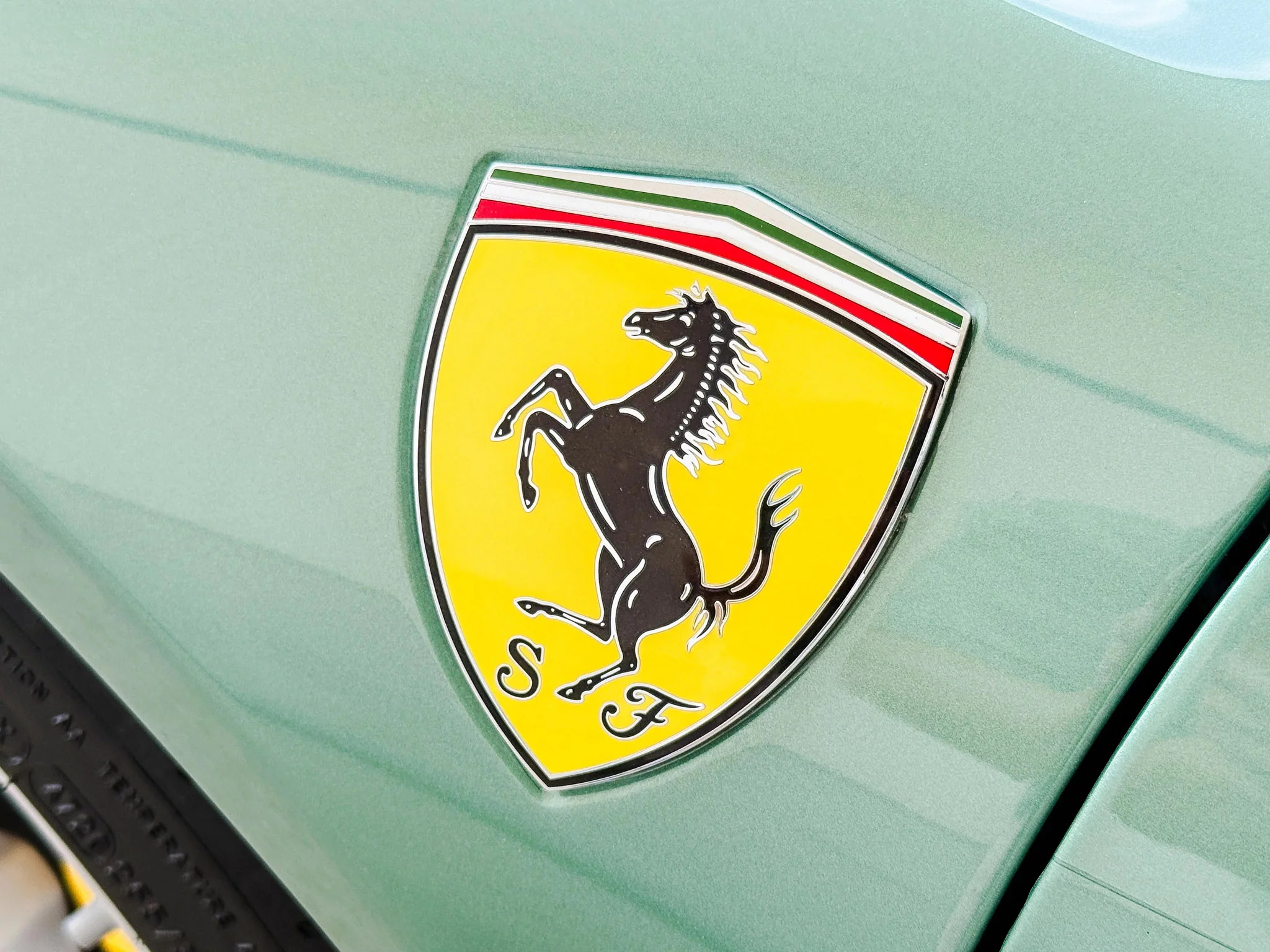 Verde Medio Ferrari SF90