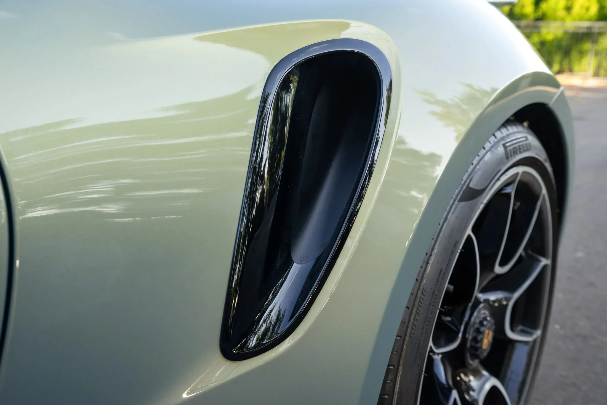 Urban Bamboo Chromaflair Porsche 911 Turbo