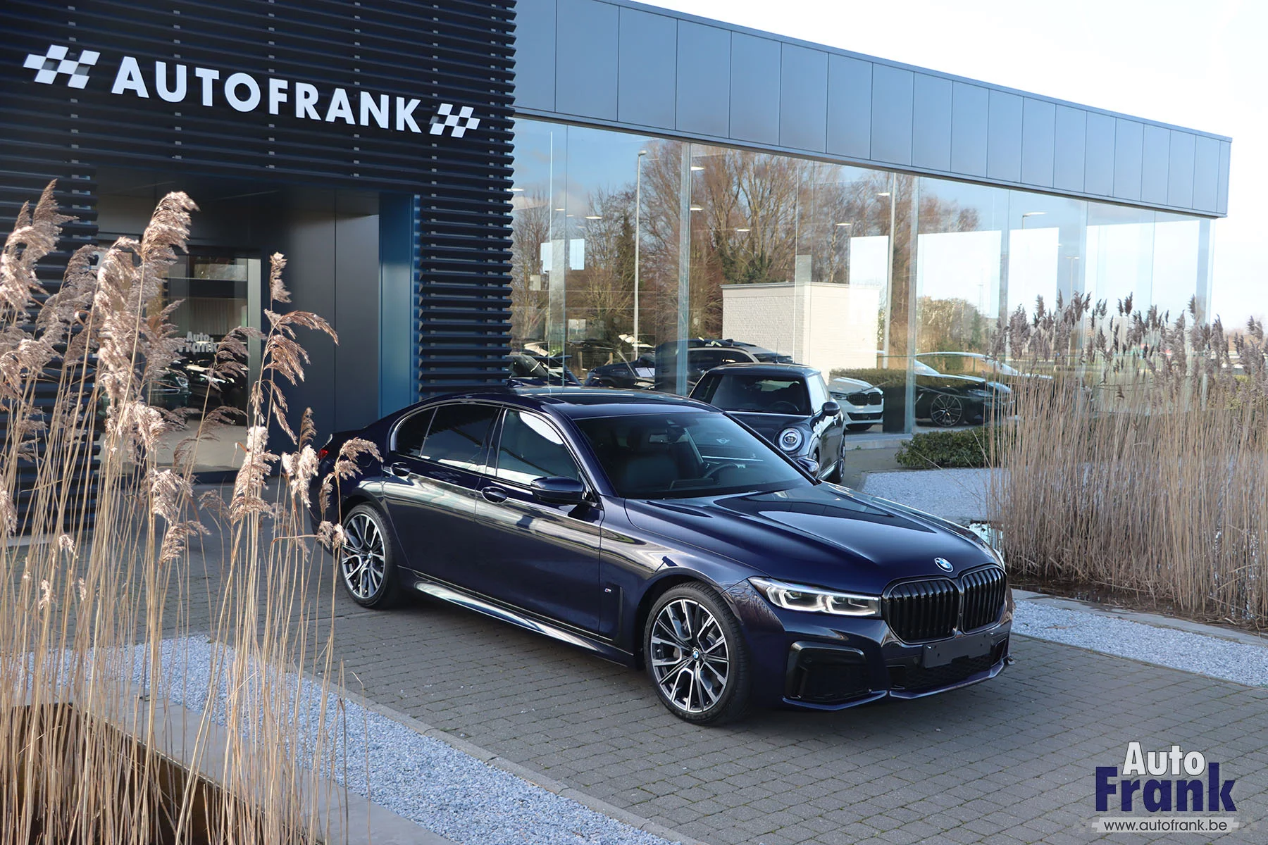 Tanzanite Blue II BMW 7 Series