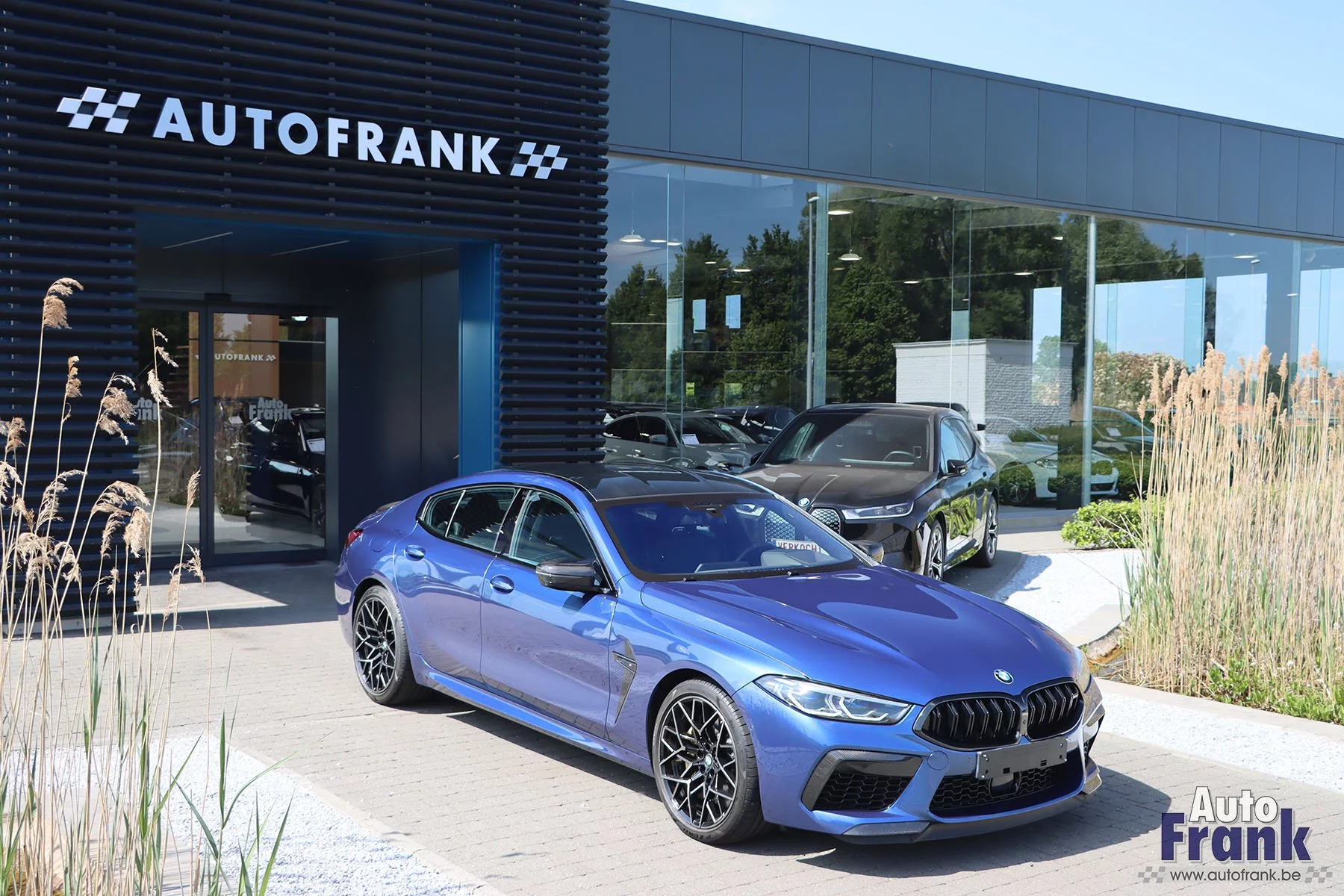 Metropolitan Blue BMW M8