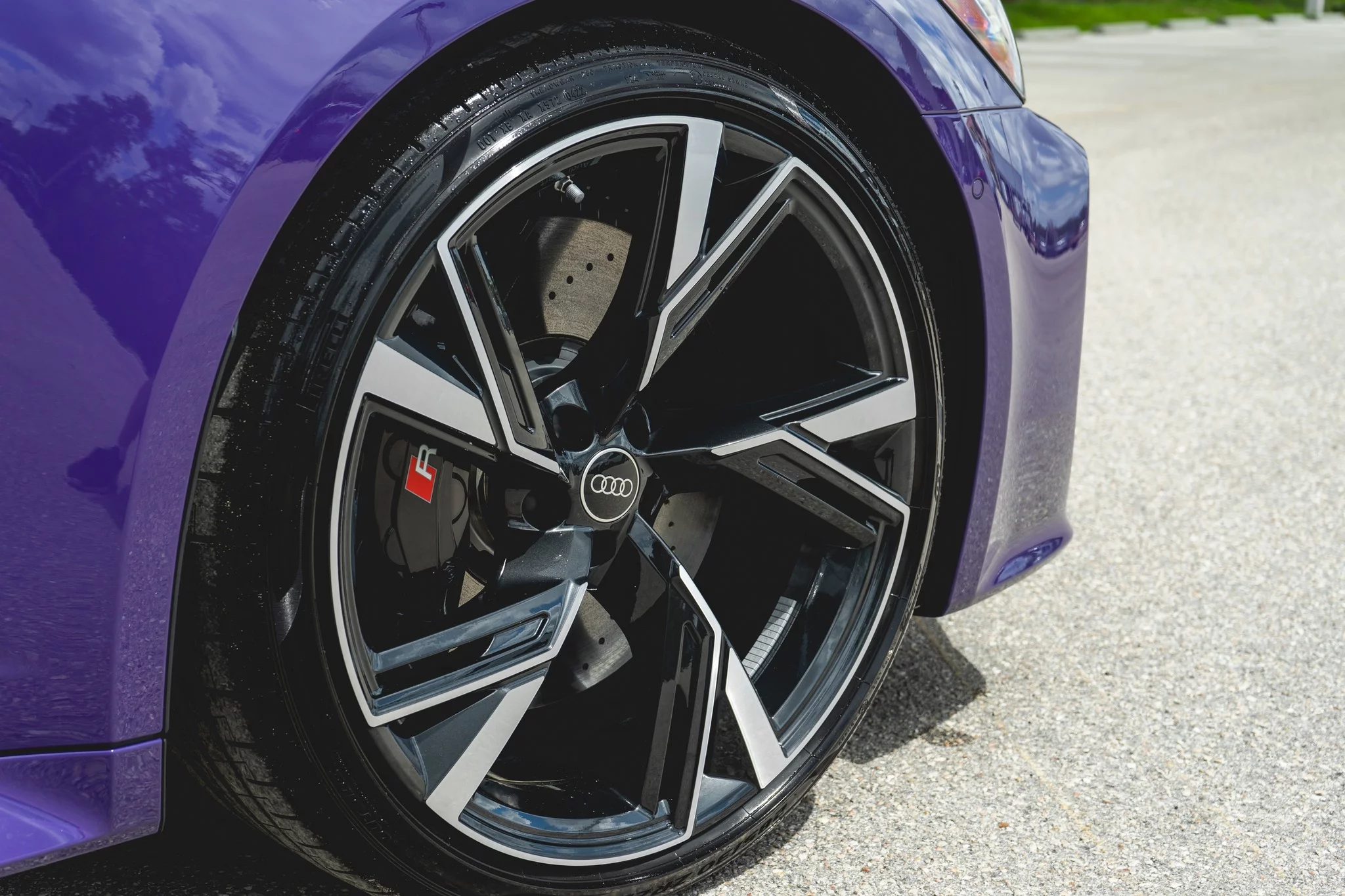Ultraviolet Audi RS6 Avant