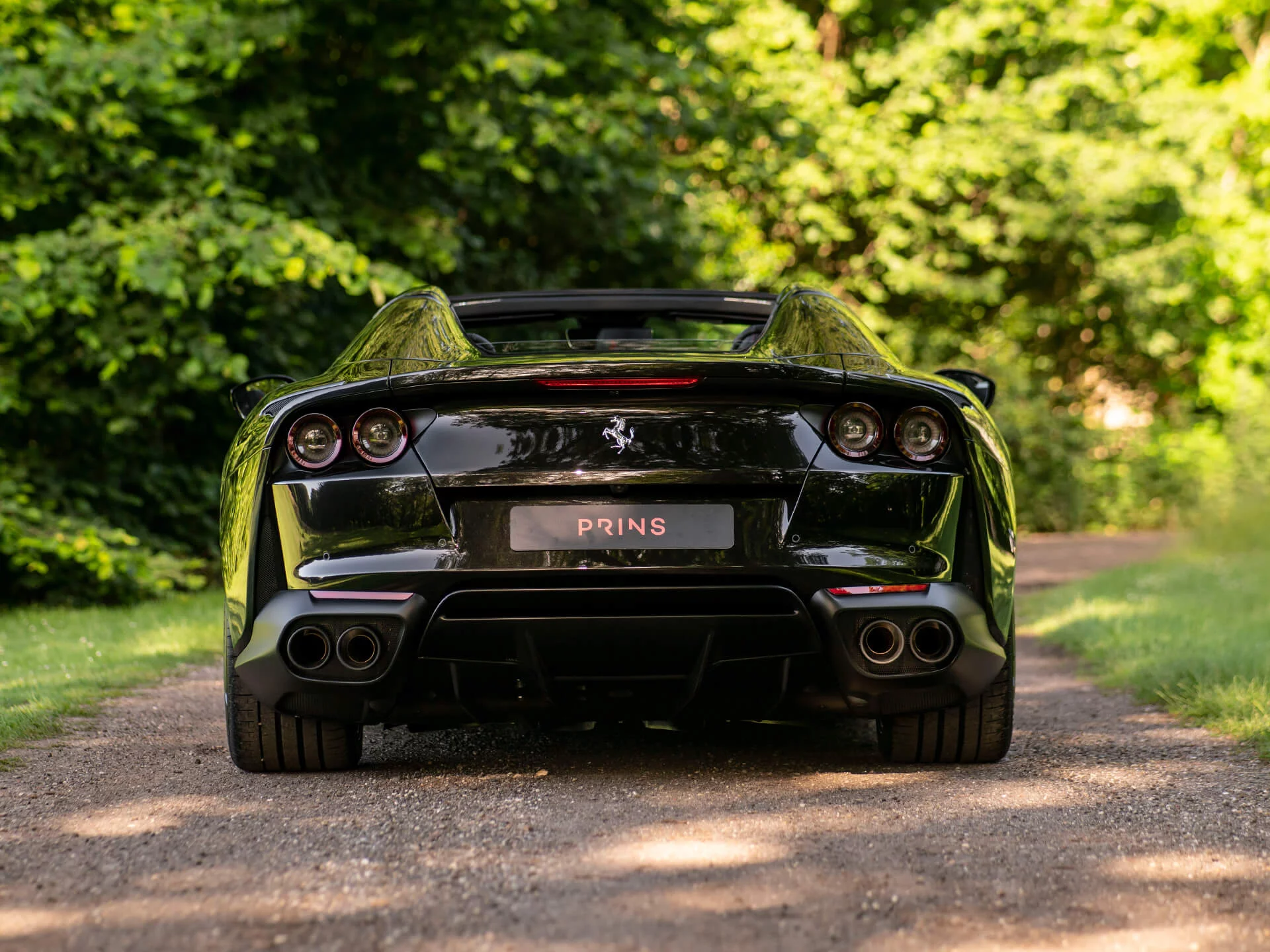 Nero Daytona Ferrari 812
