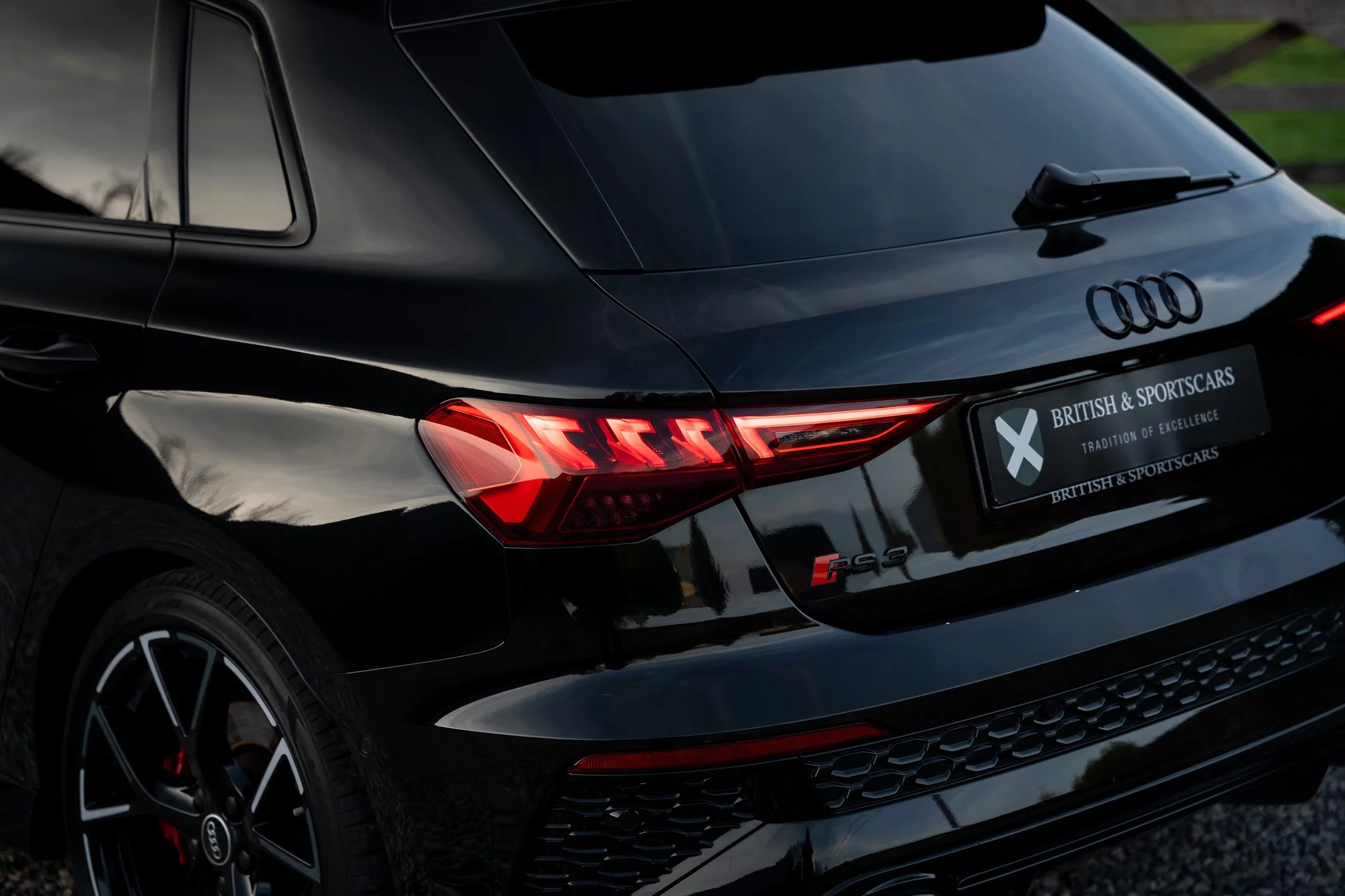 Mythos Black Audi RS3