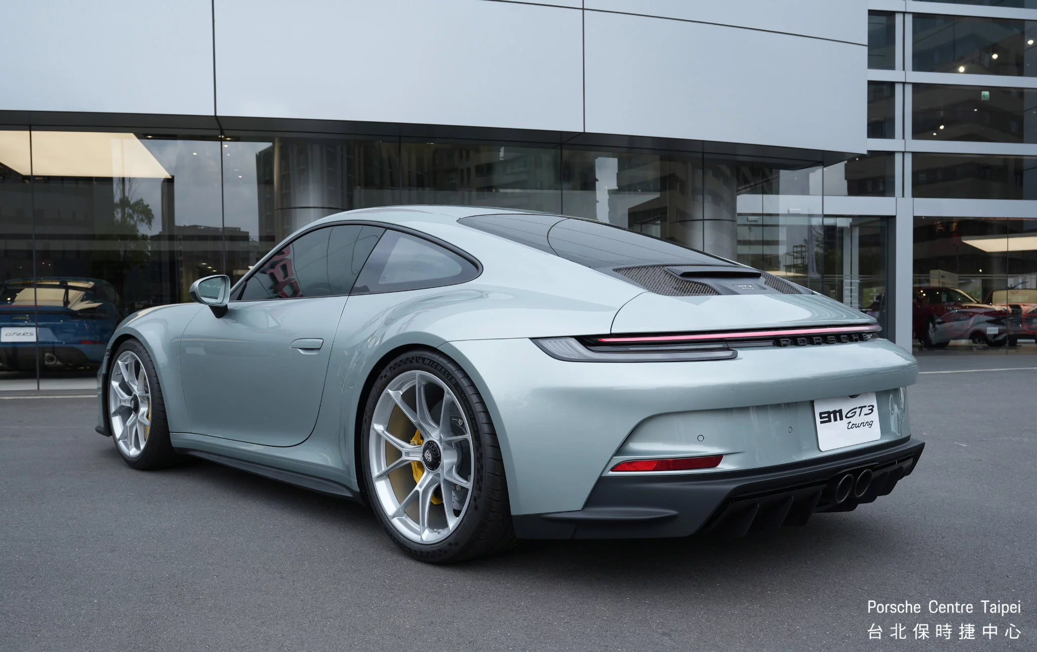 Fish Silver Grey Metallic Porsche 911 GT3