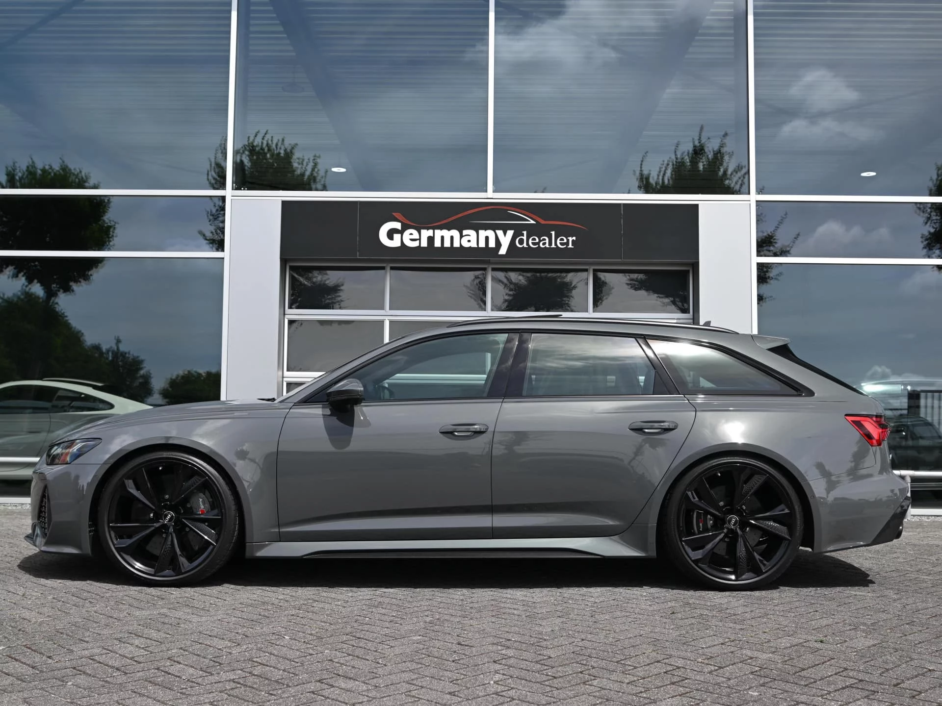 Nimbus Grey Audi RS6 Avant