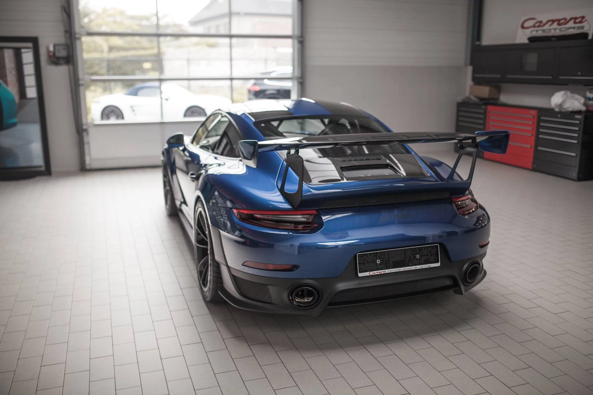 Aqua Blue Porsche 911 GT2 RS