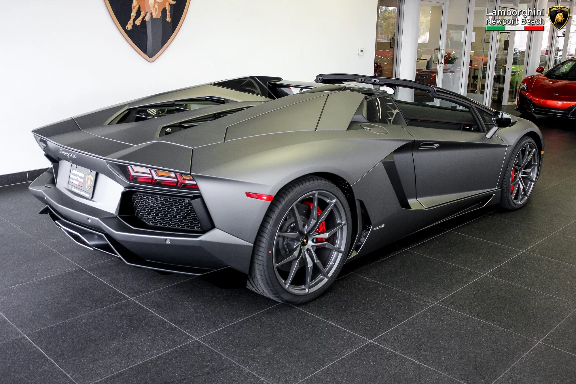 Grigio Titans Lamborghini Aventador