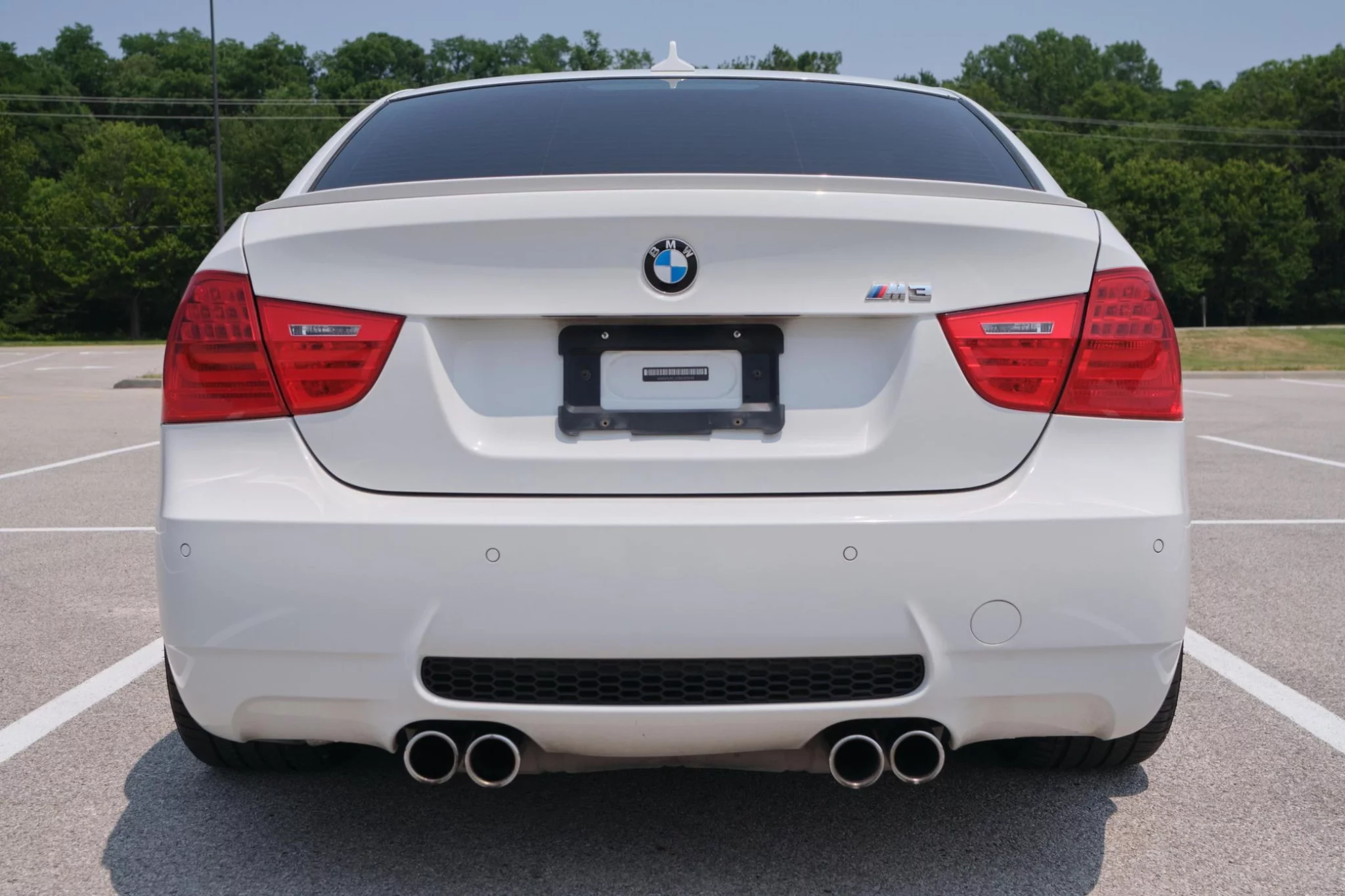 Alpine White III BMW M3