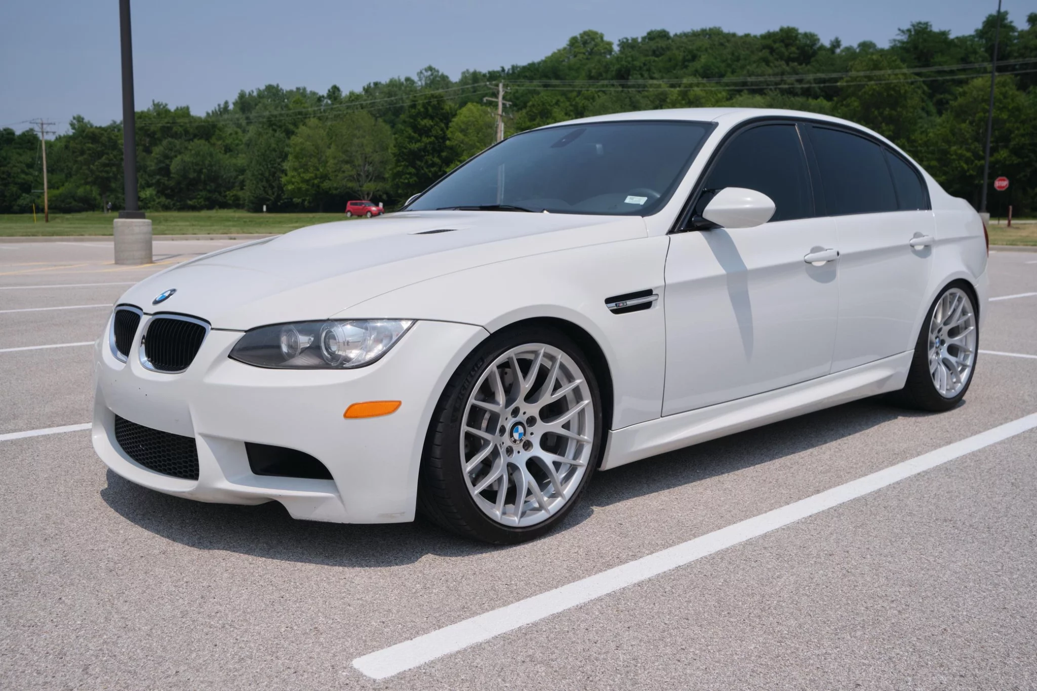 Alpine White III BMW M3