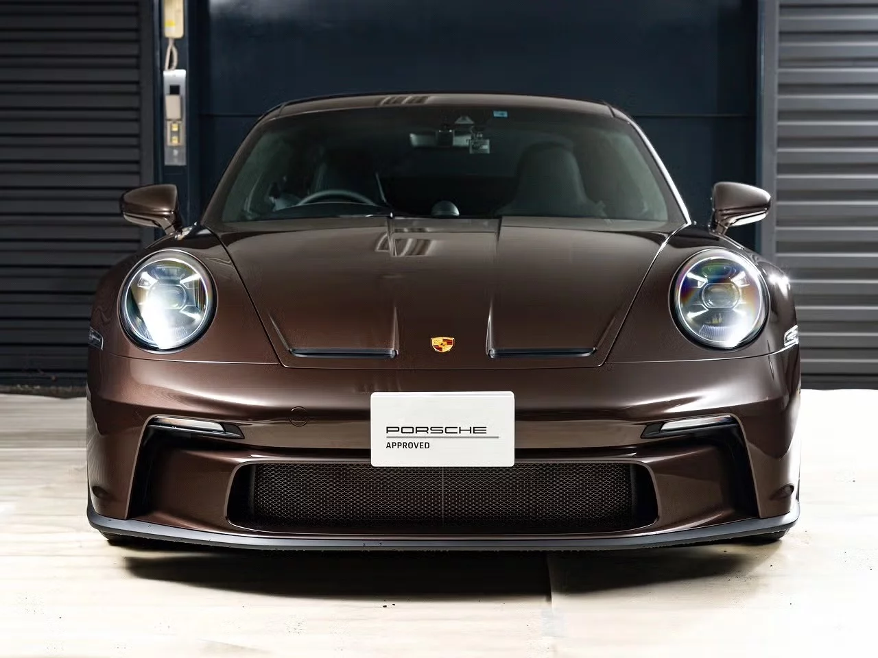 Macadamia Metallic Porsche 911 GT3