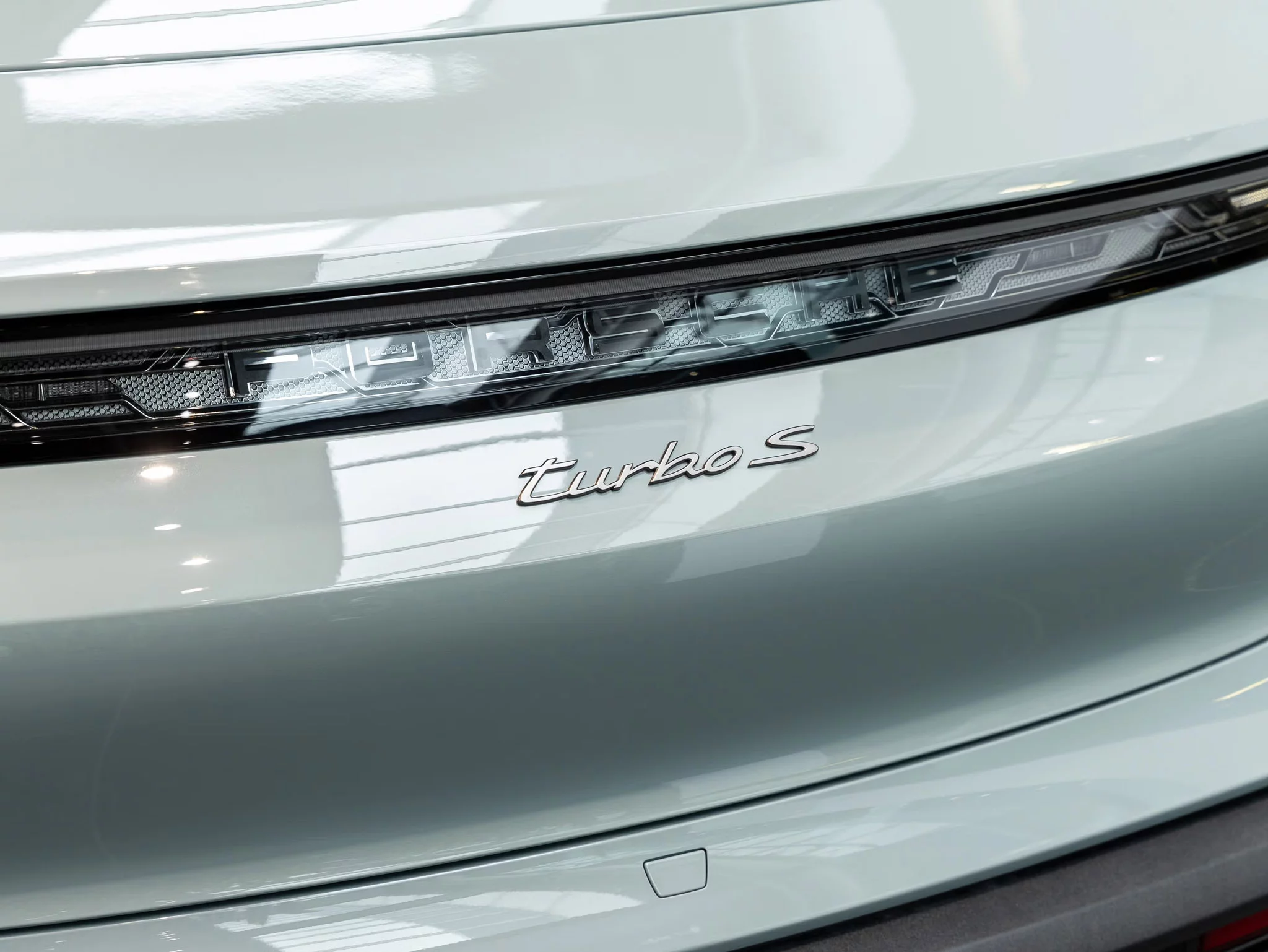 Shade Green Metallic Porsche Taycan