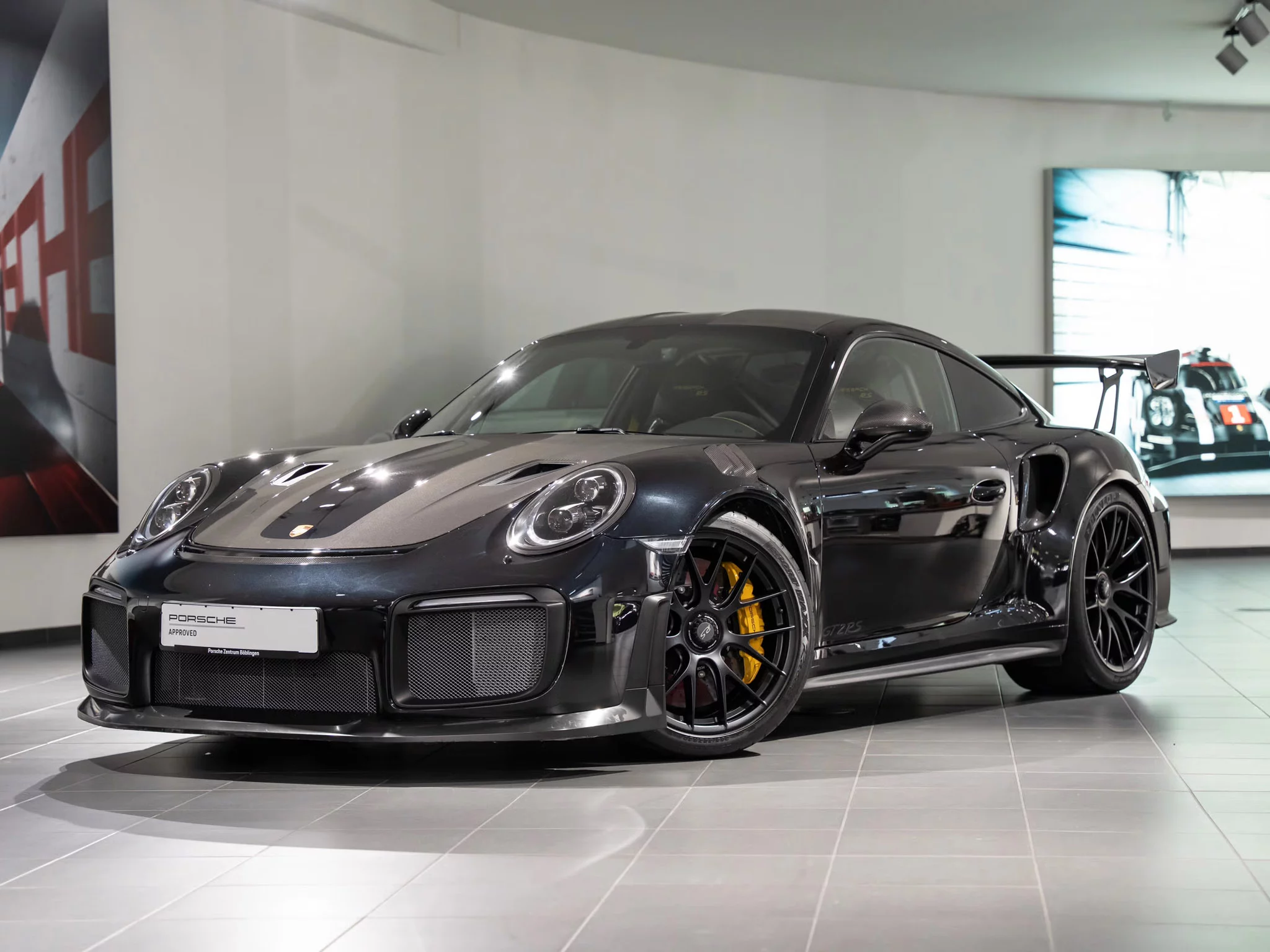 Diamond Black Metallic Porsche 911 GT2 RS
