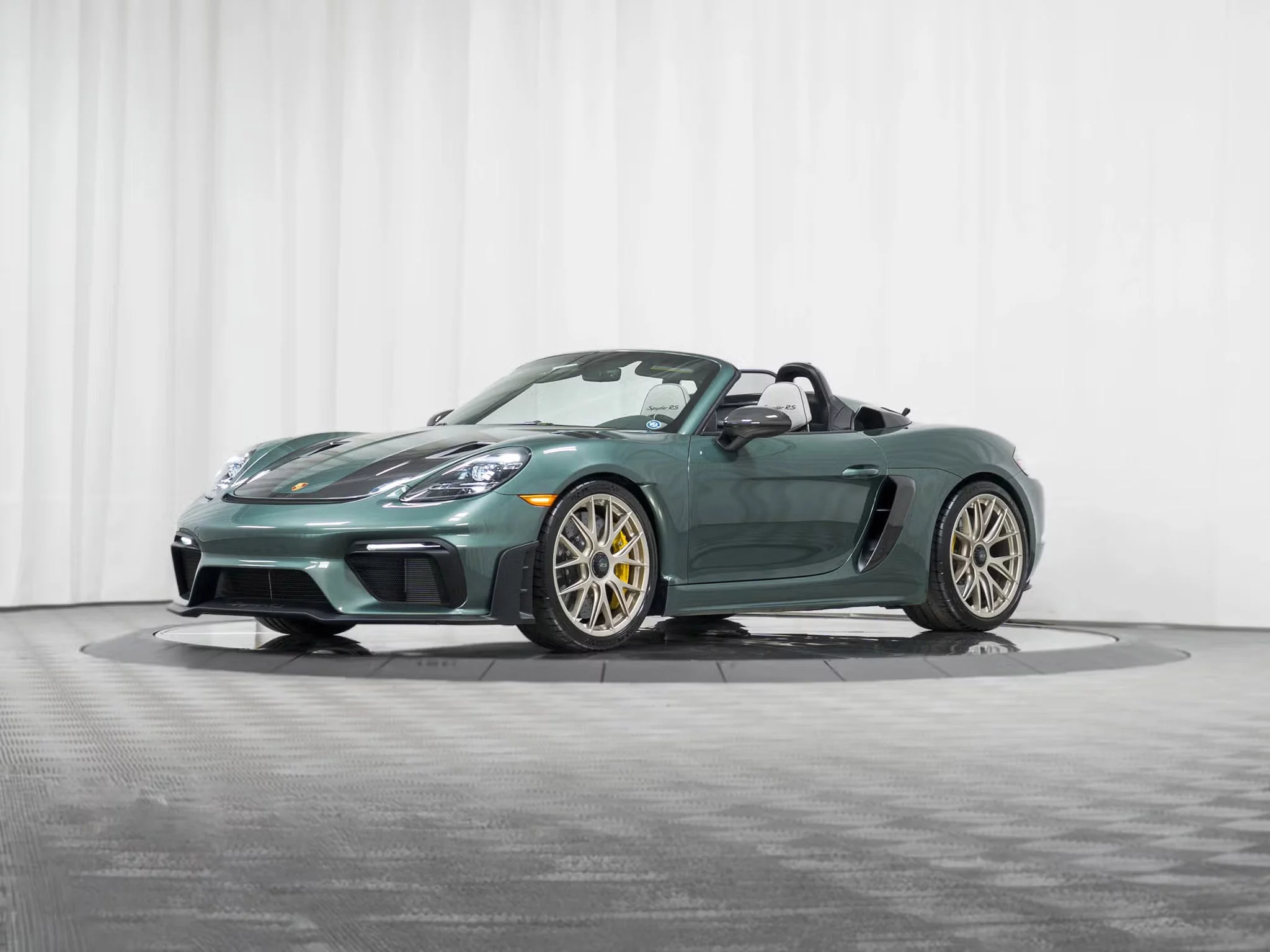 Malachite Green Metallic Porsche 718 Spyder RS