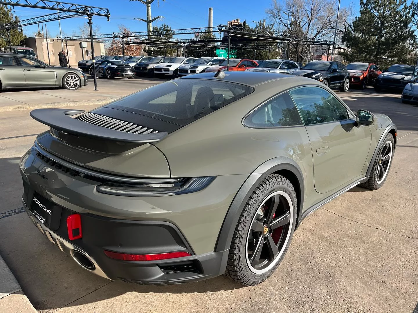Alex Grey Porsche 911 Dakar