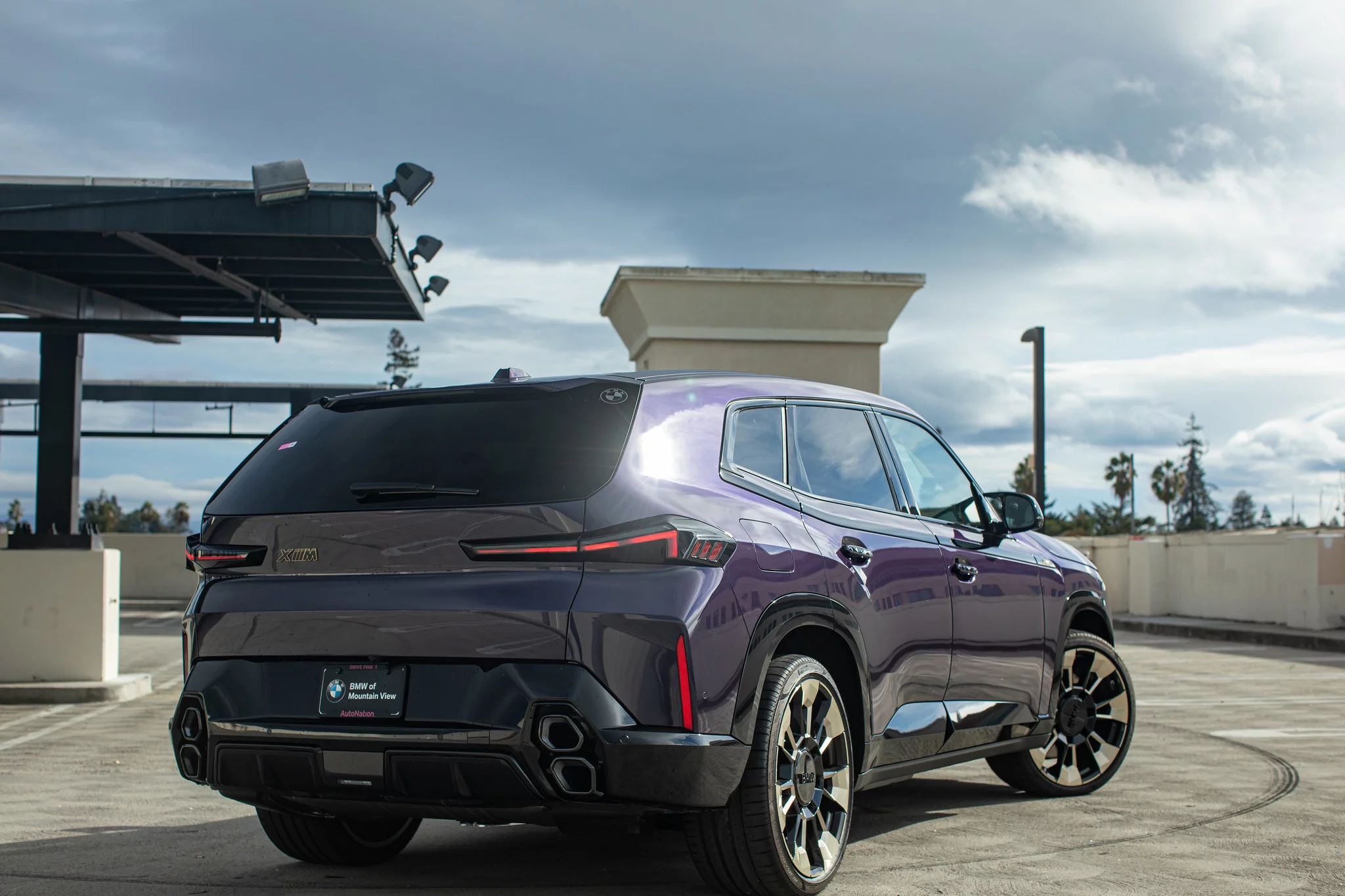 Techno Violet BMW XM