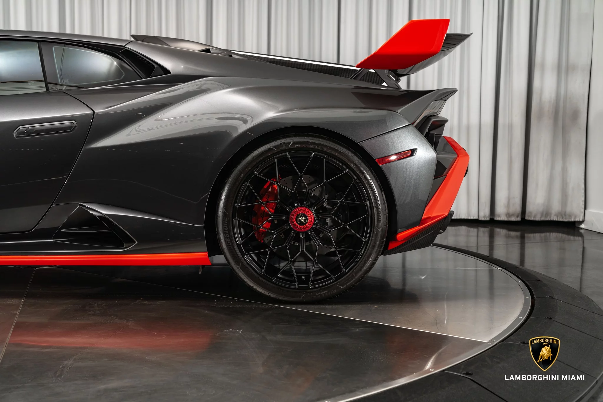 Grigio Lynx Lamborghini Huracán