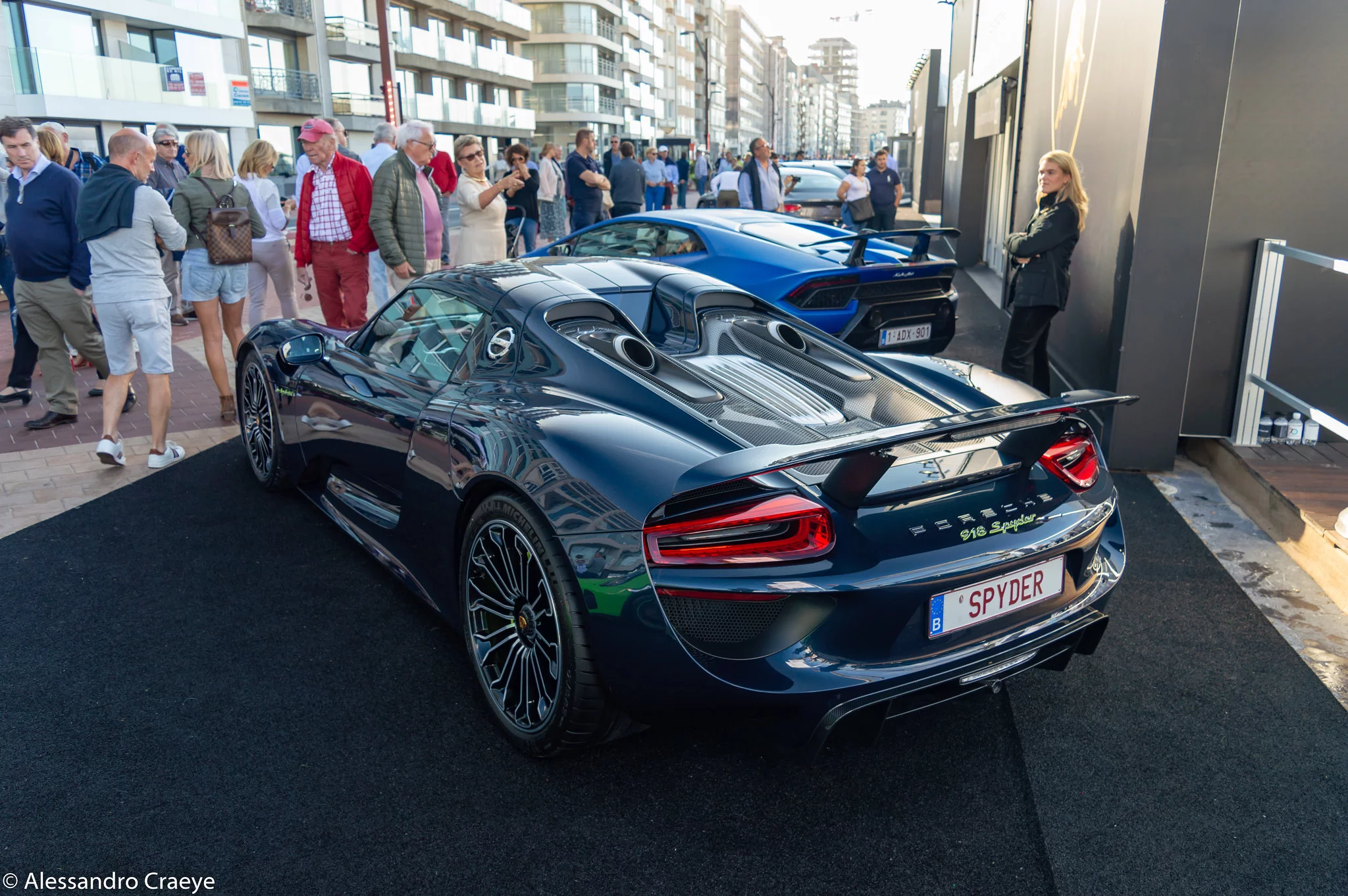 Dark Blue Metallic Porsche 918 Spyder