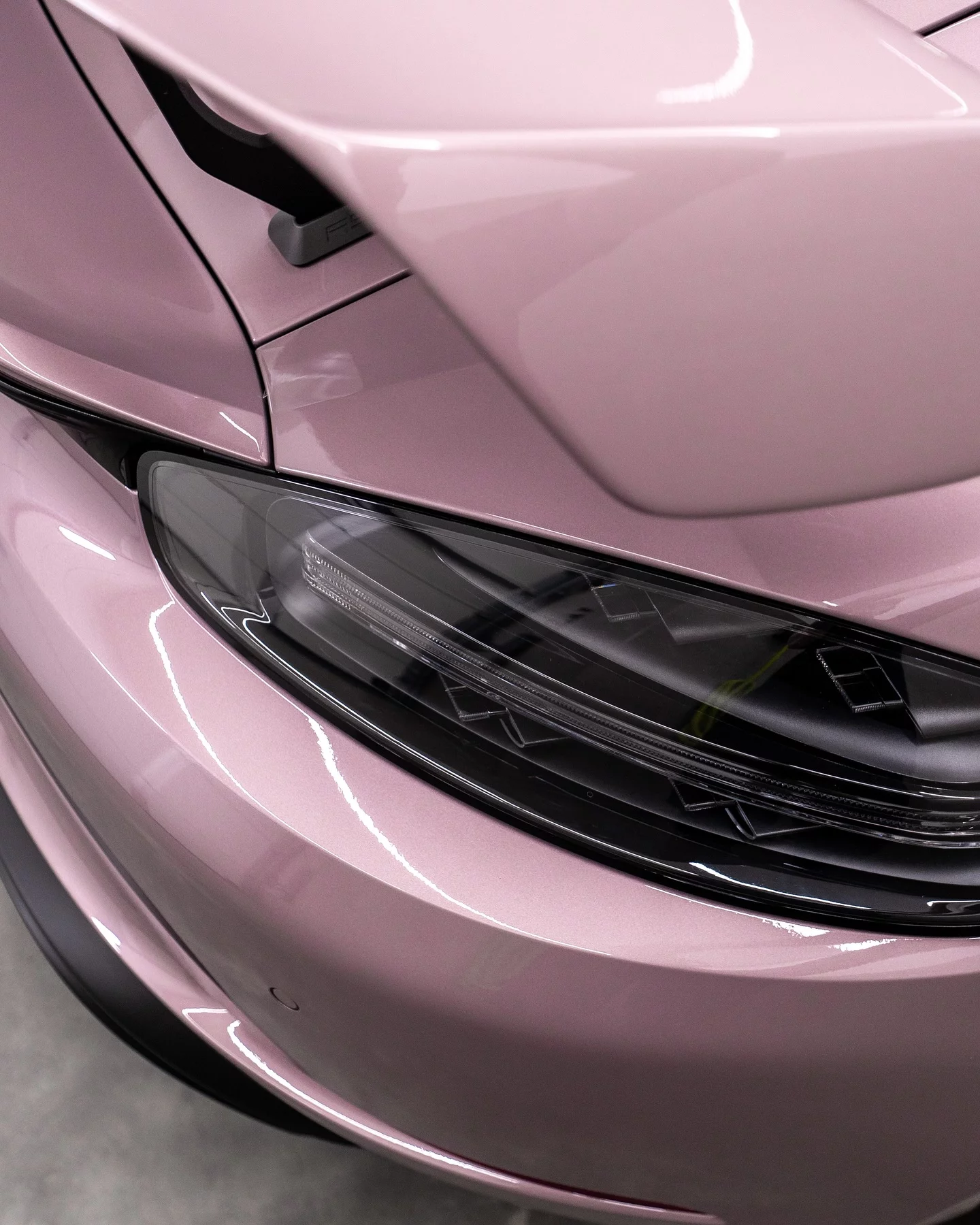 Frozen Berry Metallic Porsche 718 Cayman GT4
