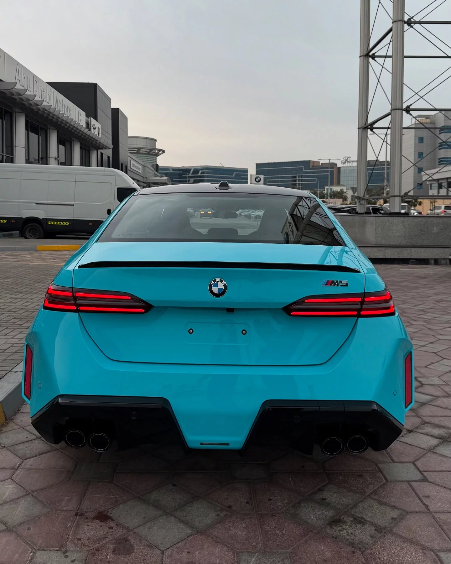 Borusan Turkish Blue BMW M5
