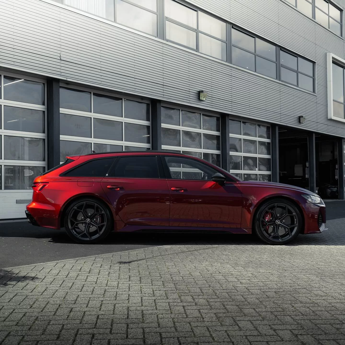 Grenadine Red Audi RS6 Avant