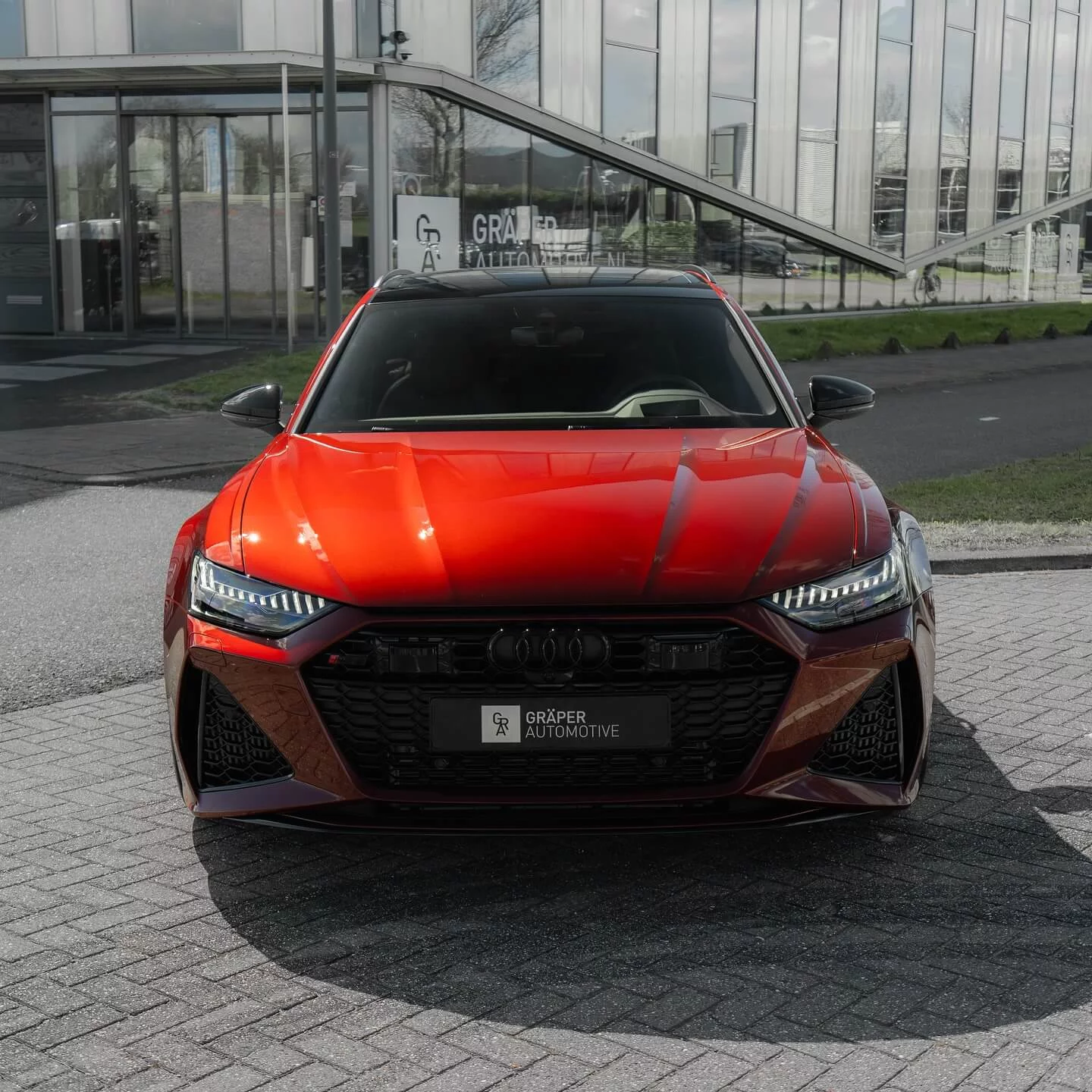 Grenadine Red Audi RS6 Avant