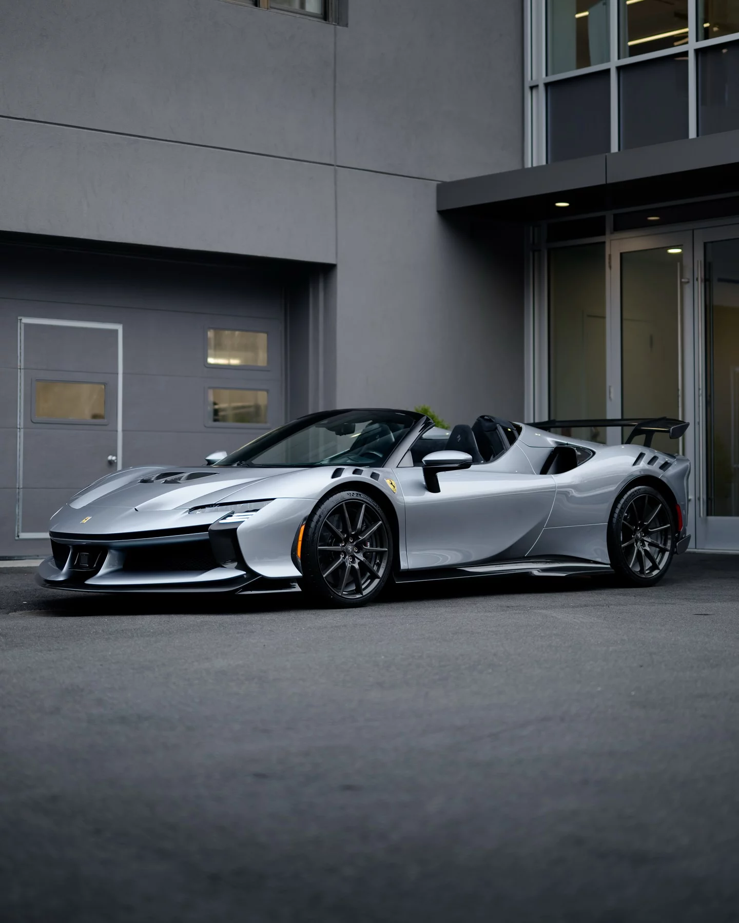 Grigio Titanio Ferrari SF90