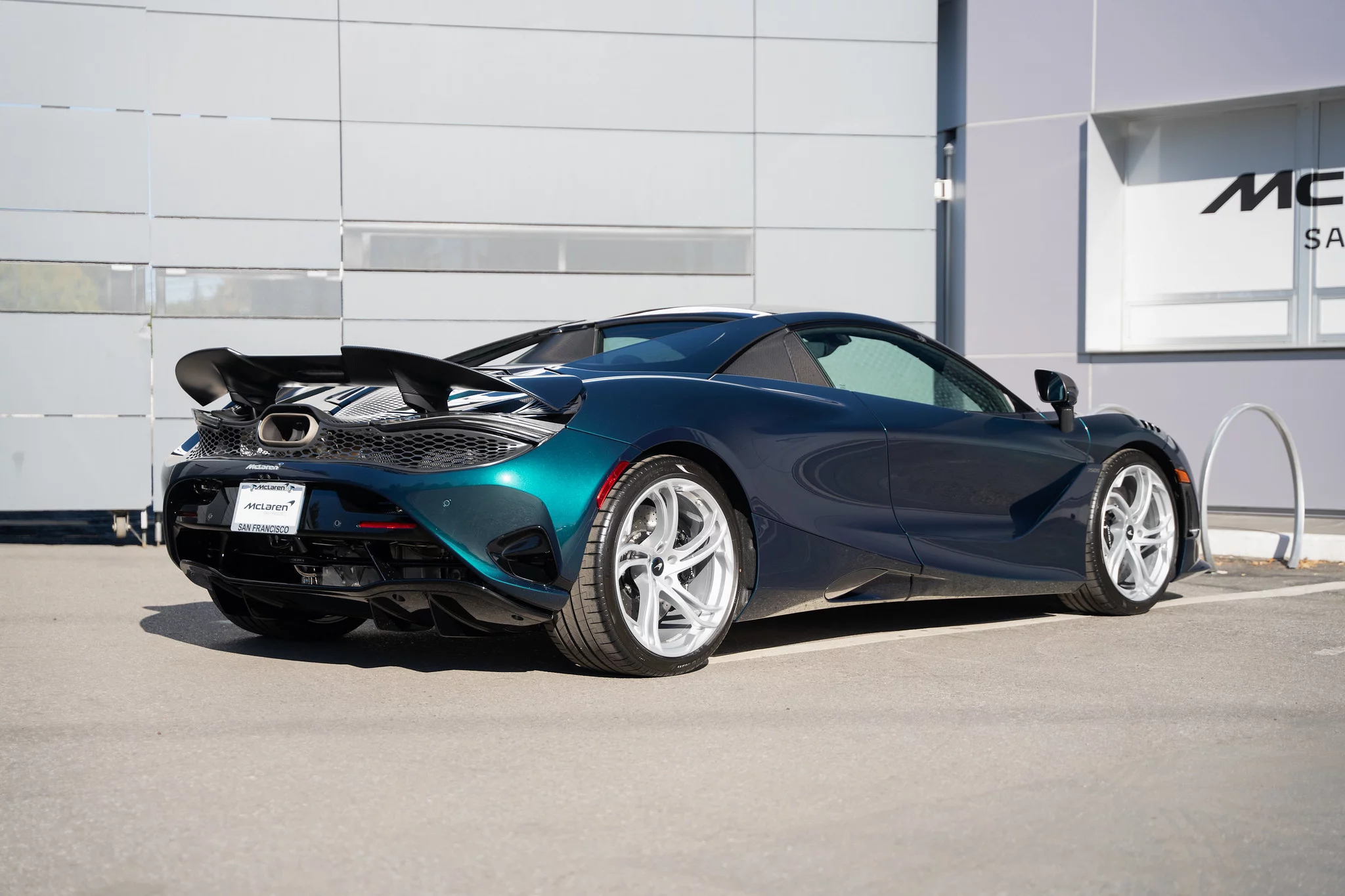 Dragon Green McLaren 750S