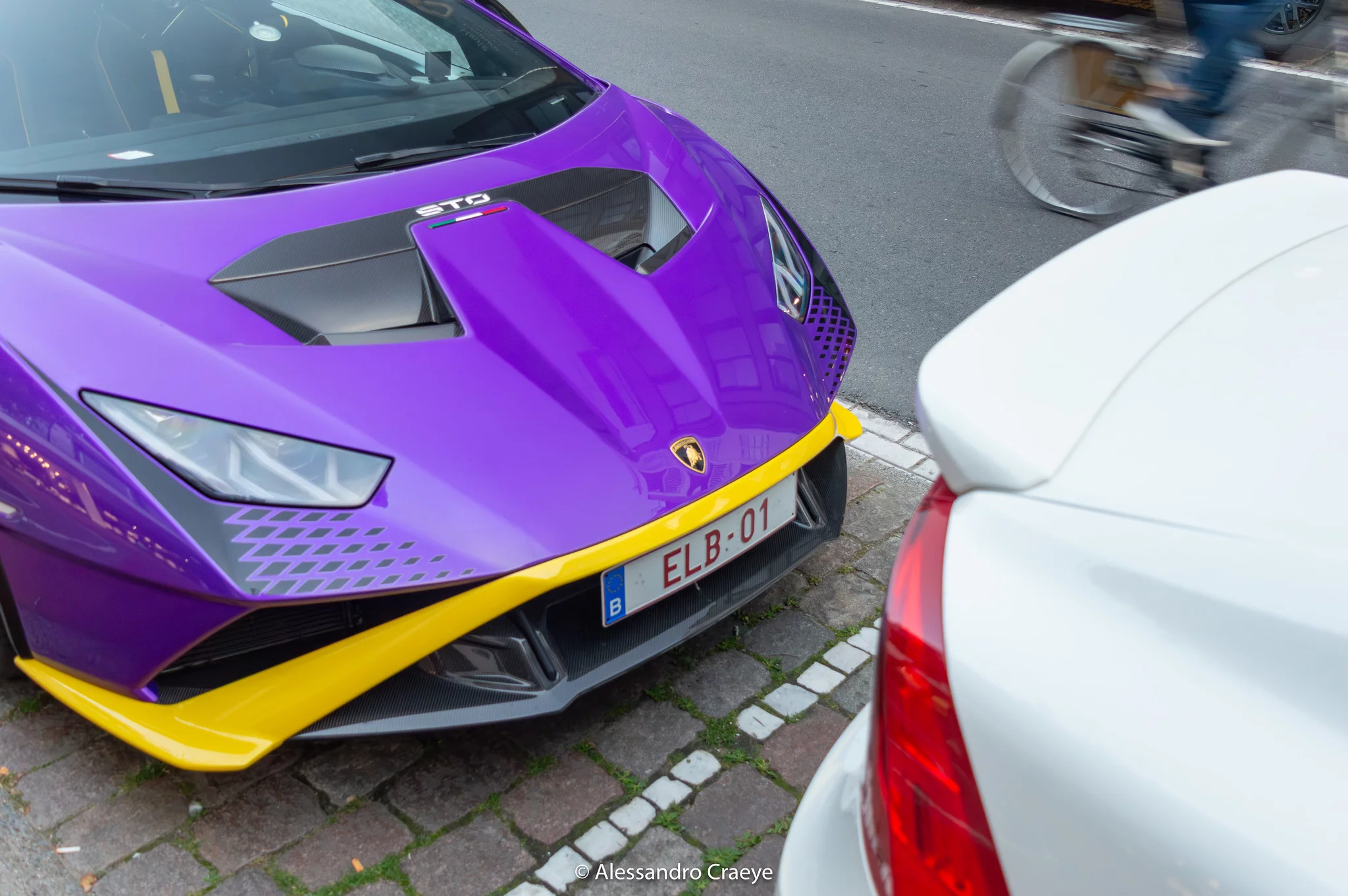 Viola Pasifae Lamborghini Huracán